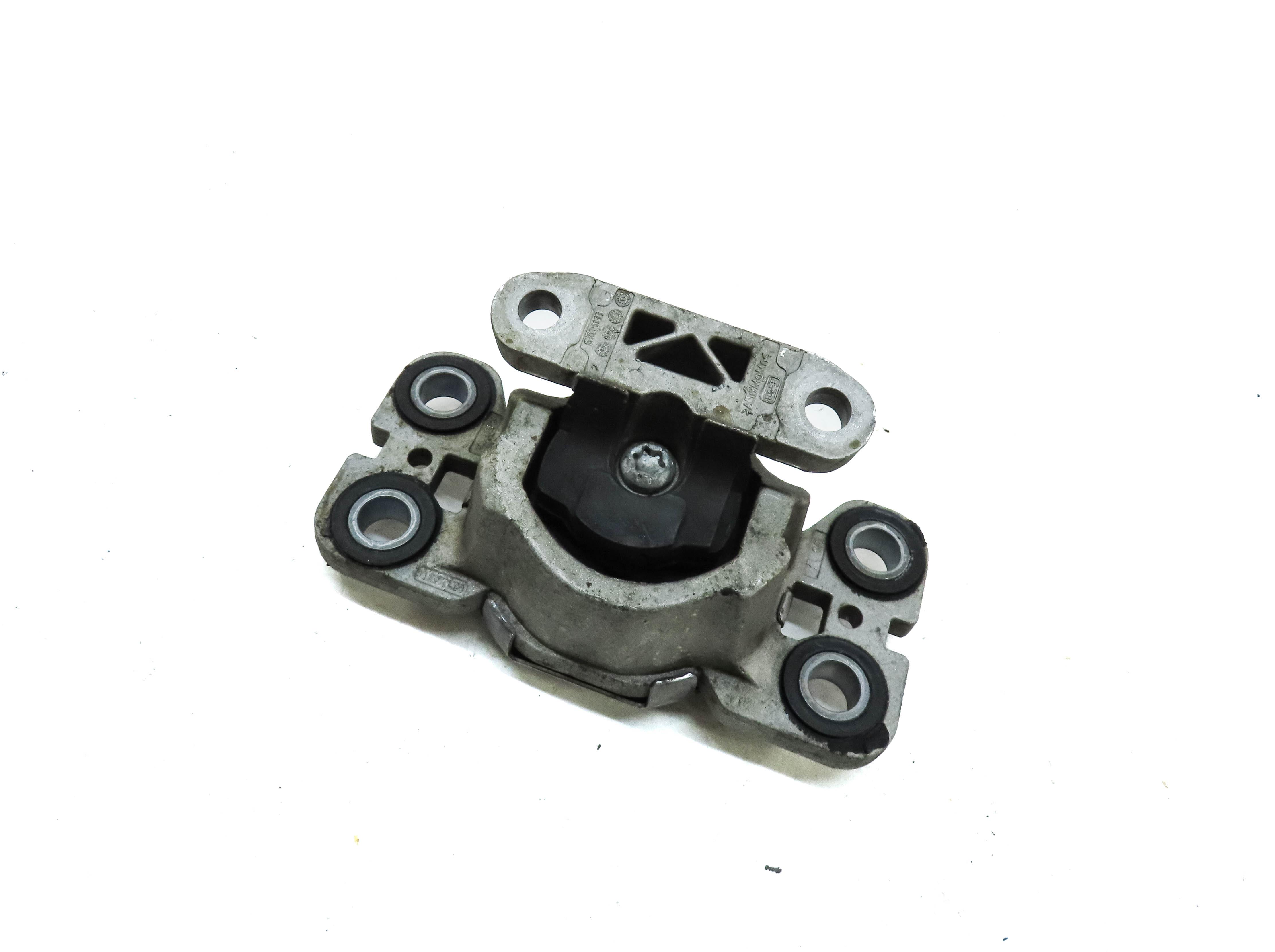 2013 RANGE ROVER EVOQUE (L538) 2.0L TURBO ENGINE REAR TRANSMISSION MOUNT BRACKET — exact item pictured