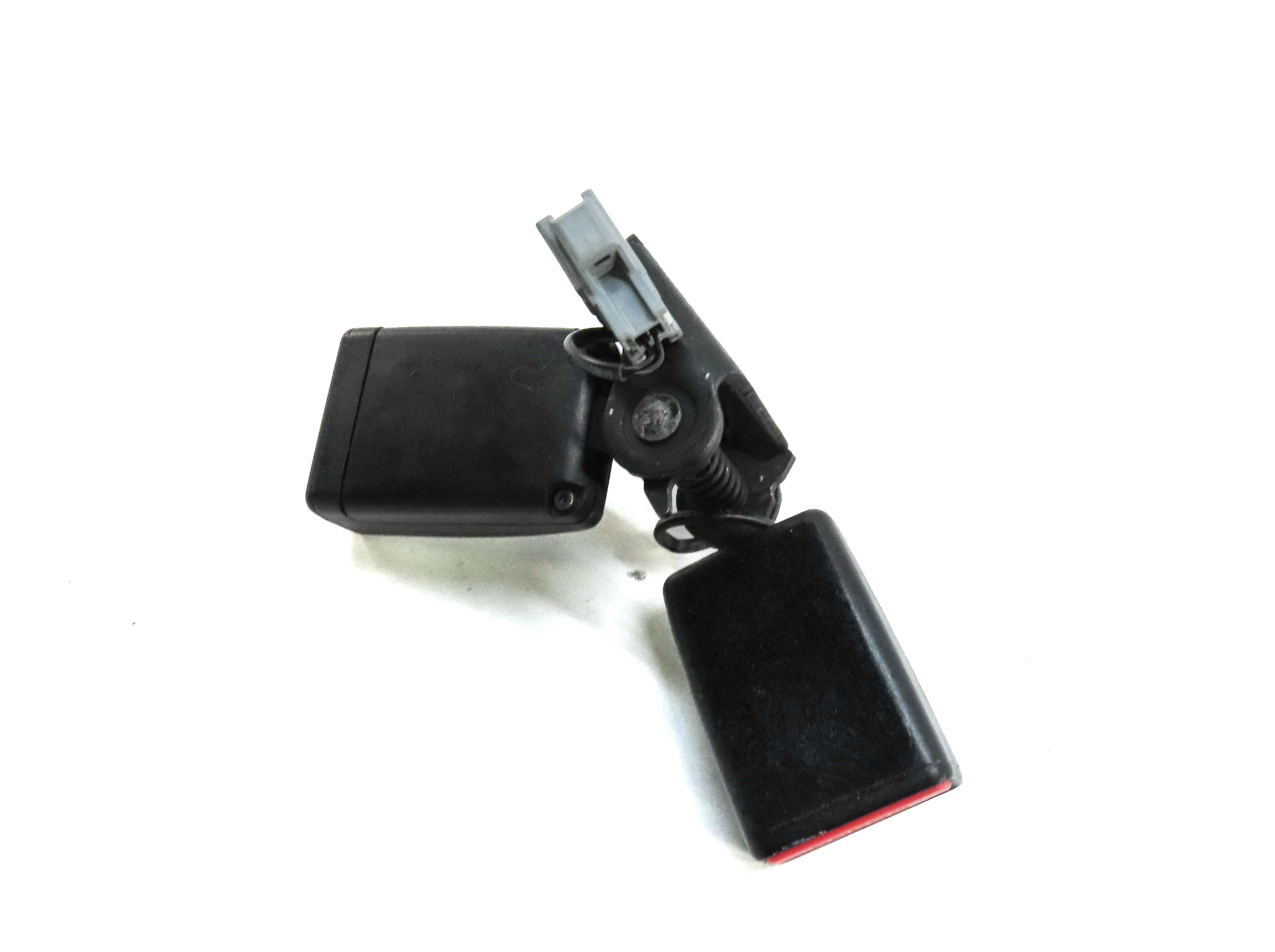 2013 LAND RANGE ROVER EVOQUE (L538) REAR CENTER DUAL SEATBELT BUCKLE RECEIVER — exact item pictured