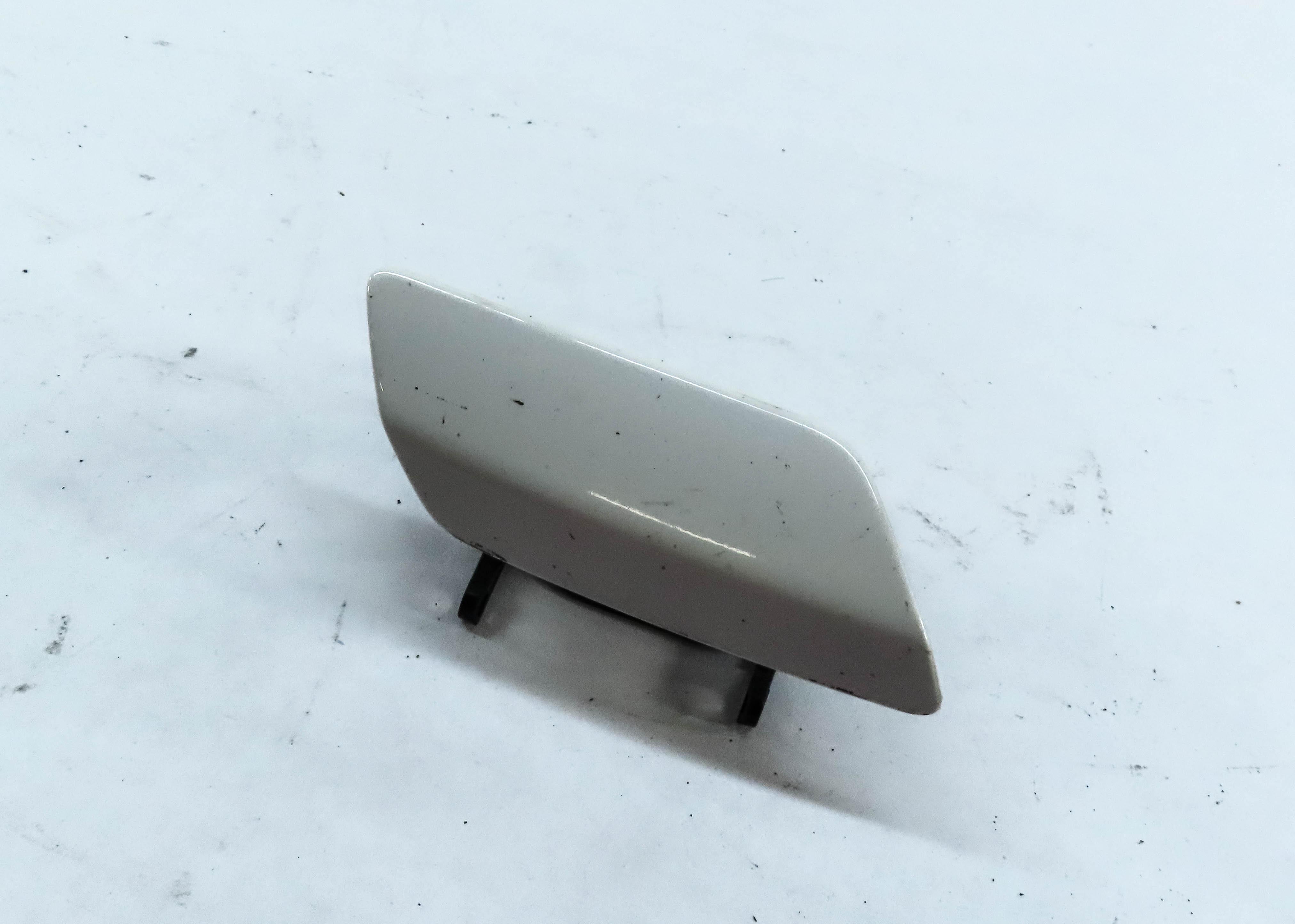 2014 MERCEDES GL550 (X166) FRONT RIGHT HEADLIGHT WASHER COVER TRIM (WHITE) — exact item pictured