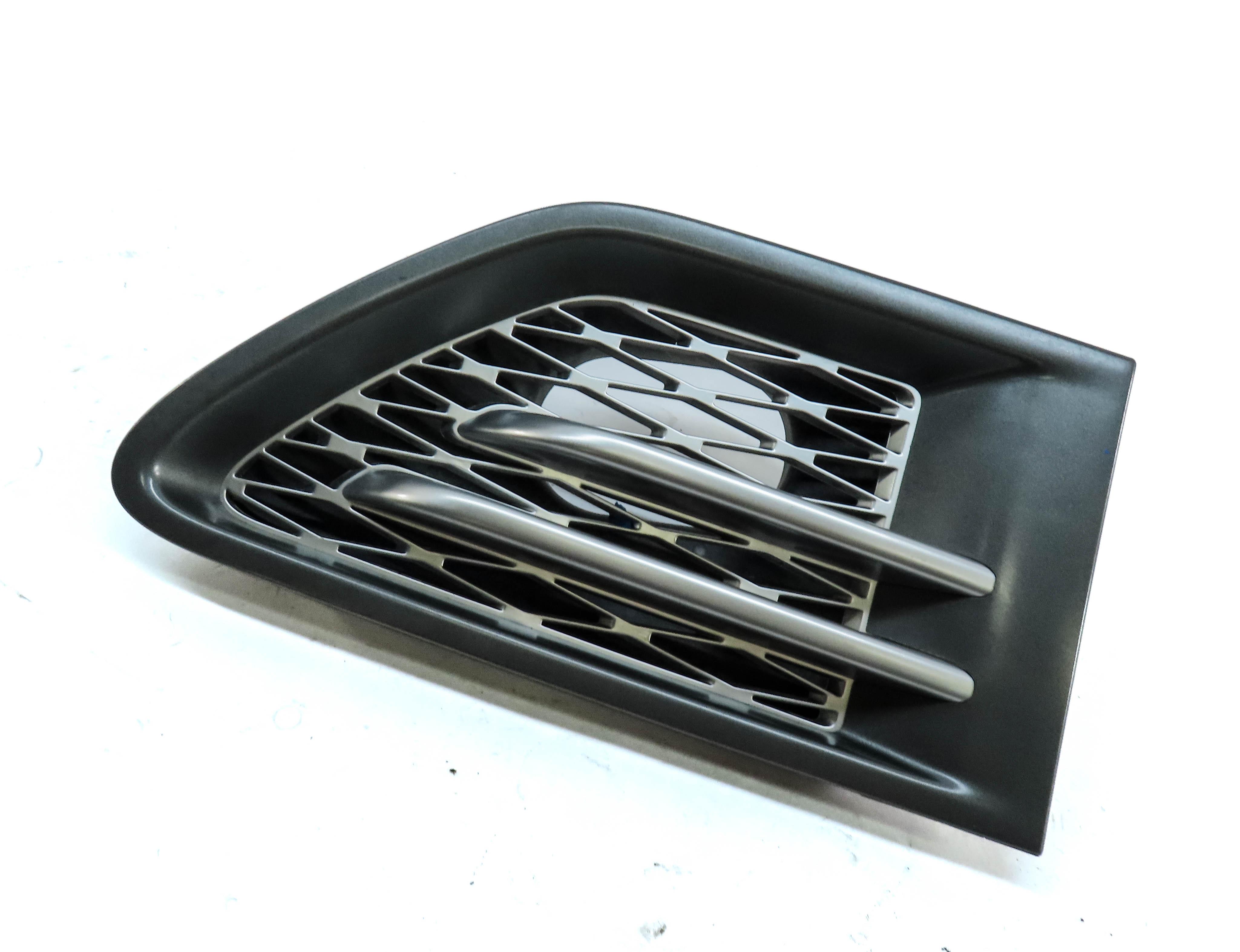 2011 LAND RANGE ROVER SPORT (L320) FRONT RIGHT PASSENGER FENDER GRILLE AIR VENT — exact item pictured