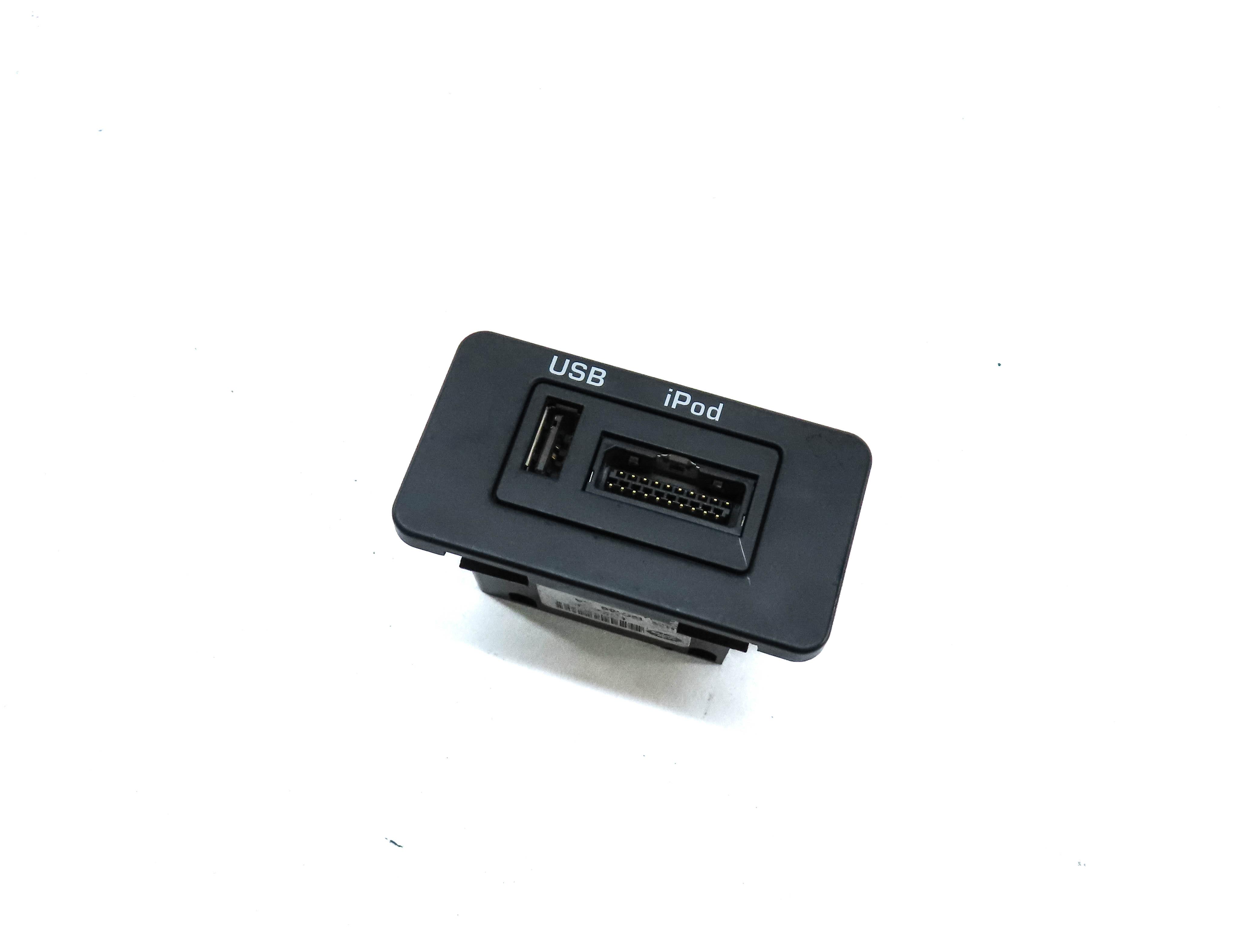 2011 LAND RANGE ROVER SPORT (L320) AUXILIARY AUX USB IPOD JACK INPUT PANEL PLUG — exact item pictured