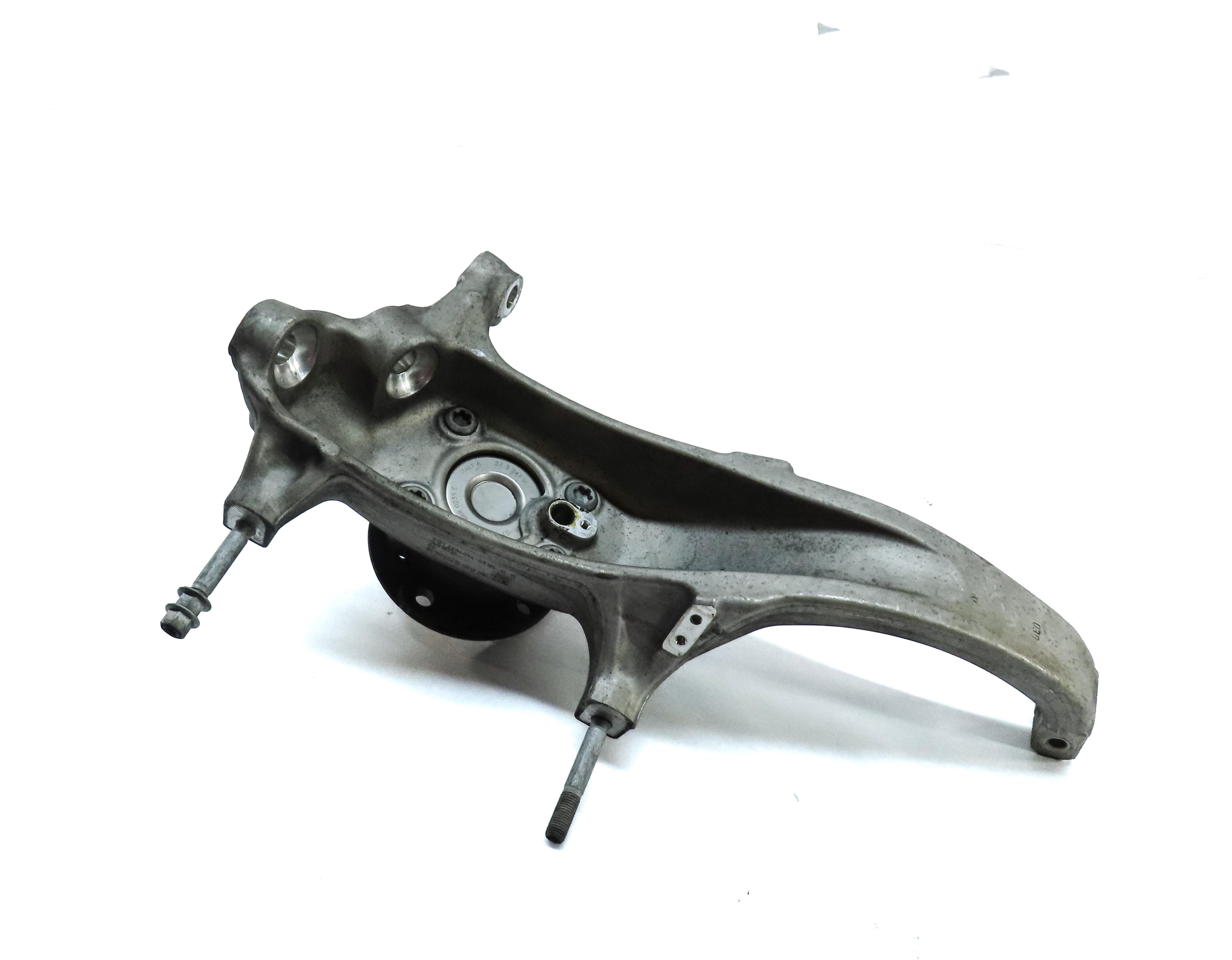 2012-2019 BMW M5 M6 ///M (F06 F10 F12 F13) RIGHT FRONT PASSENGER SPINDLE KNUCKLE — exact item pictured