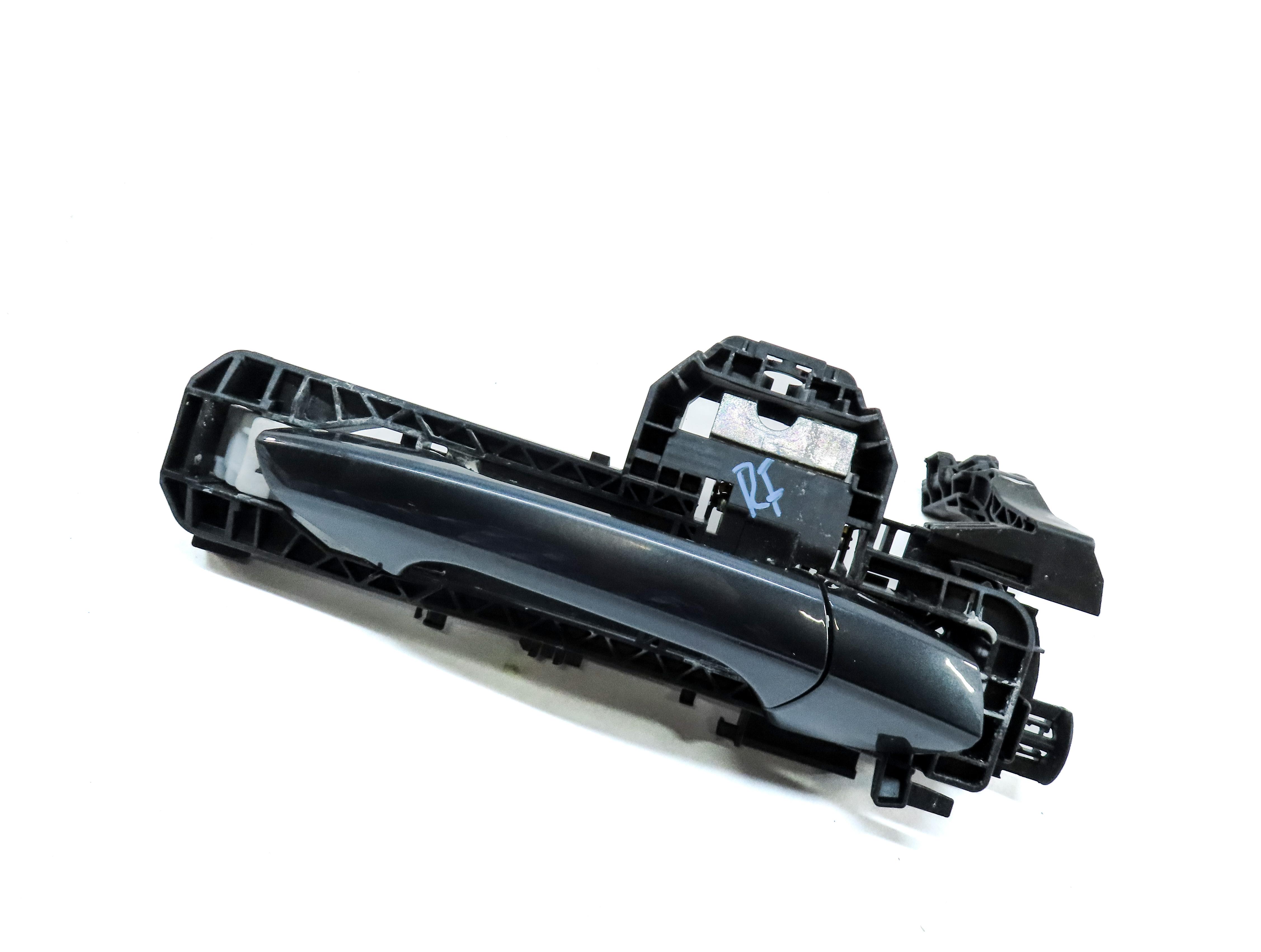 08-17 MERCEDES C E GL ML (W204 W212 W166 X166) RIGHT FRONT DOOR HANDLE (GREY) — exact item pictured