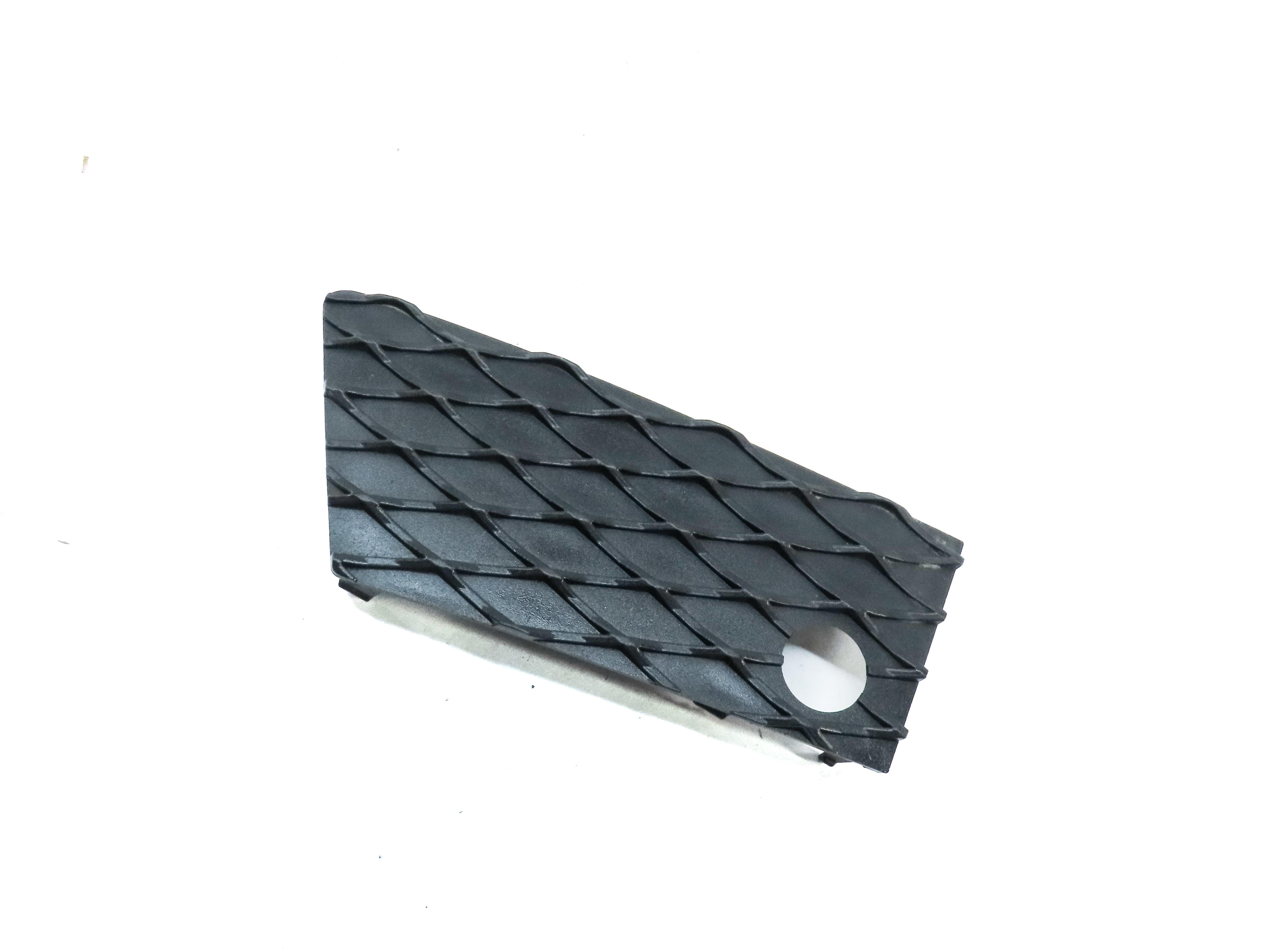 2013 MERCEDES GL450 (X166) FRONT LEFT DRIVER LOWER BUMPER GRILLE INSERT TRIM — exact item pictured