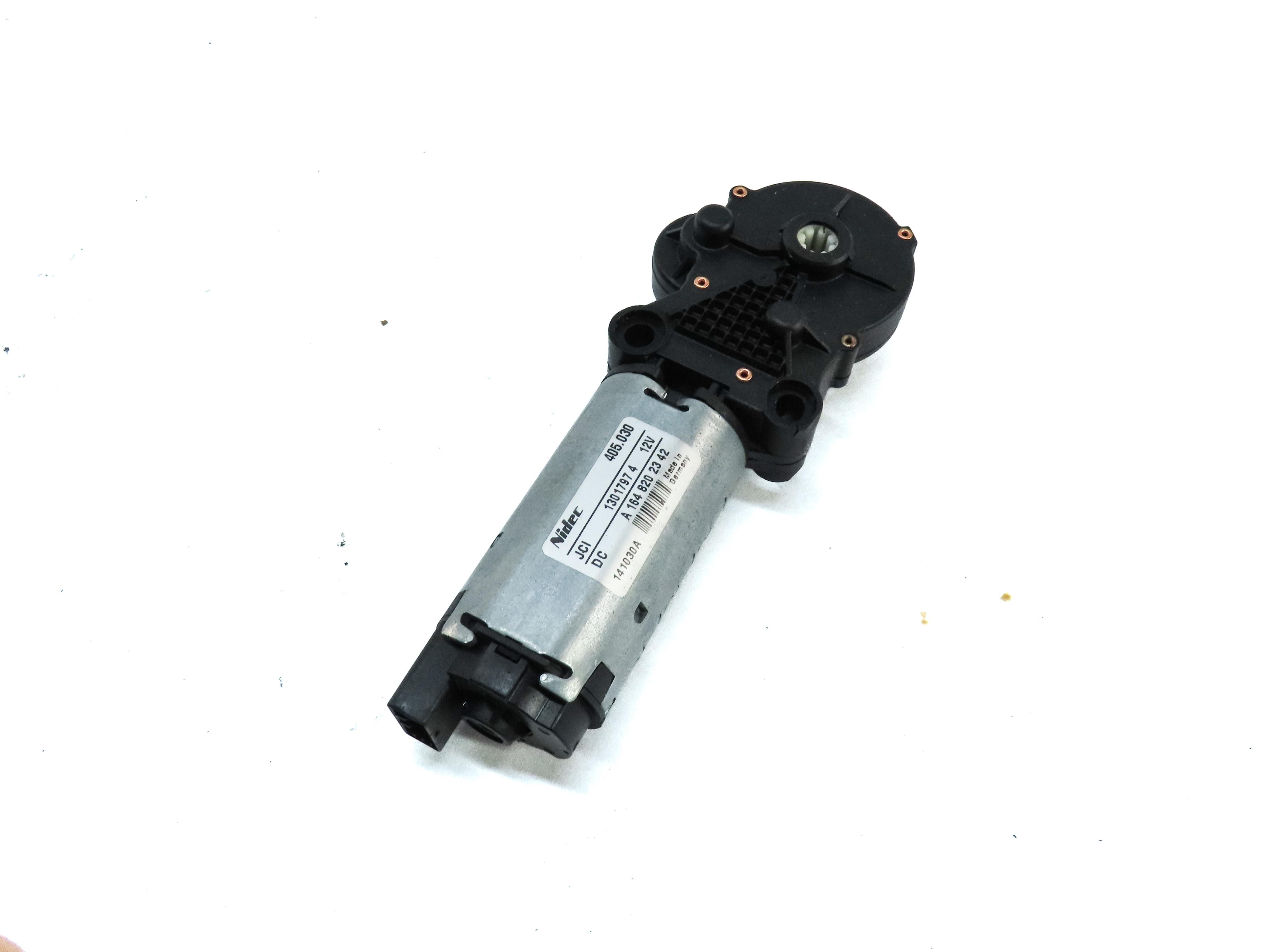 2013 MERCEDES GL450 (X166) REAR RIGHT 3RD ROW FOLD UP DOWN SEAT MOTOR 1648202342 — exact item pictured