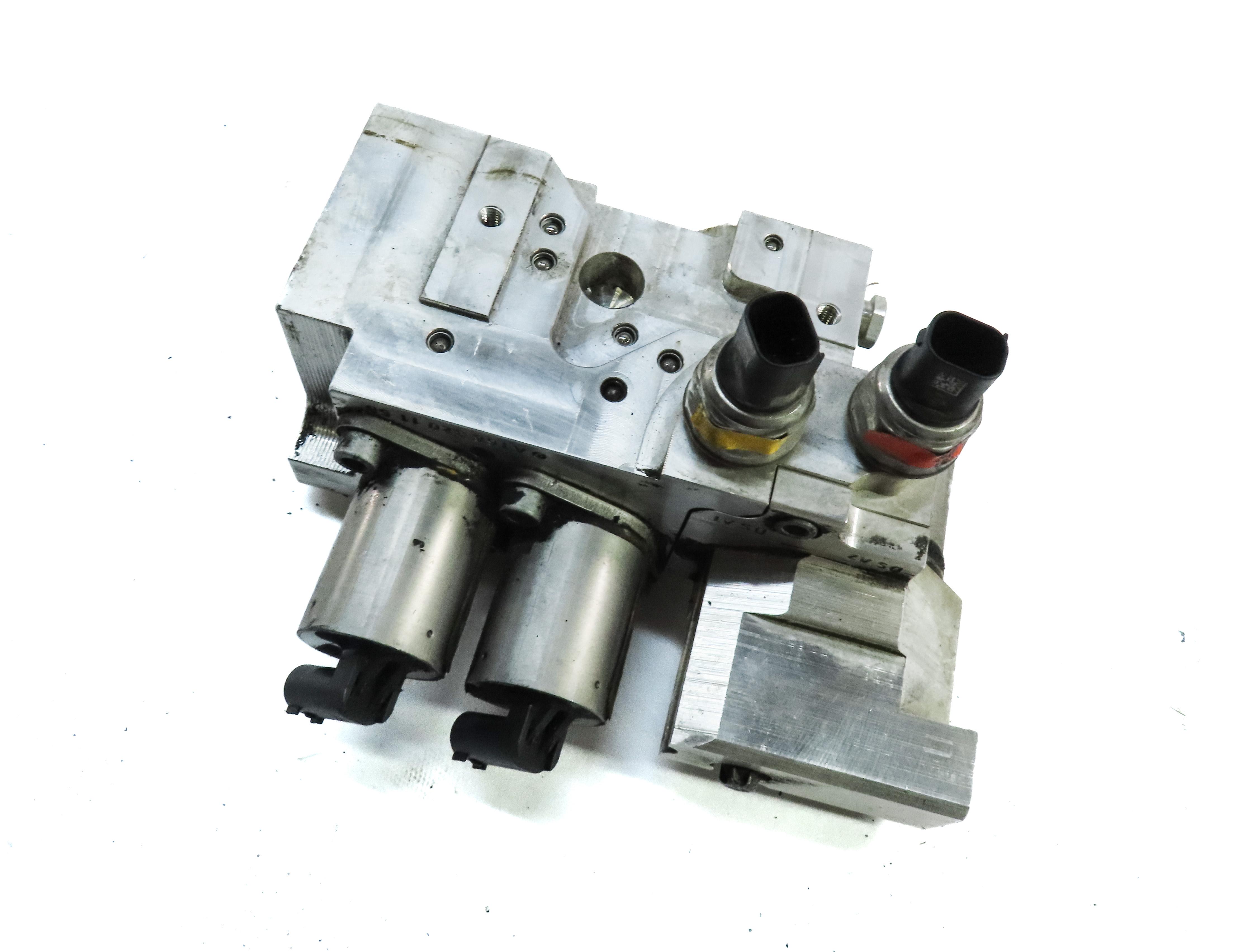 2013 MERCEDES GL450 X166 FRONT ACTIVE SWAY BARD HYDRAULIC VALVE BLOCK 1663201158 — exact item pictured