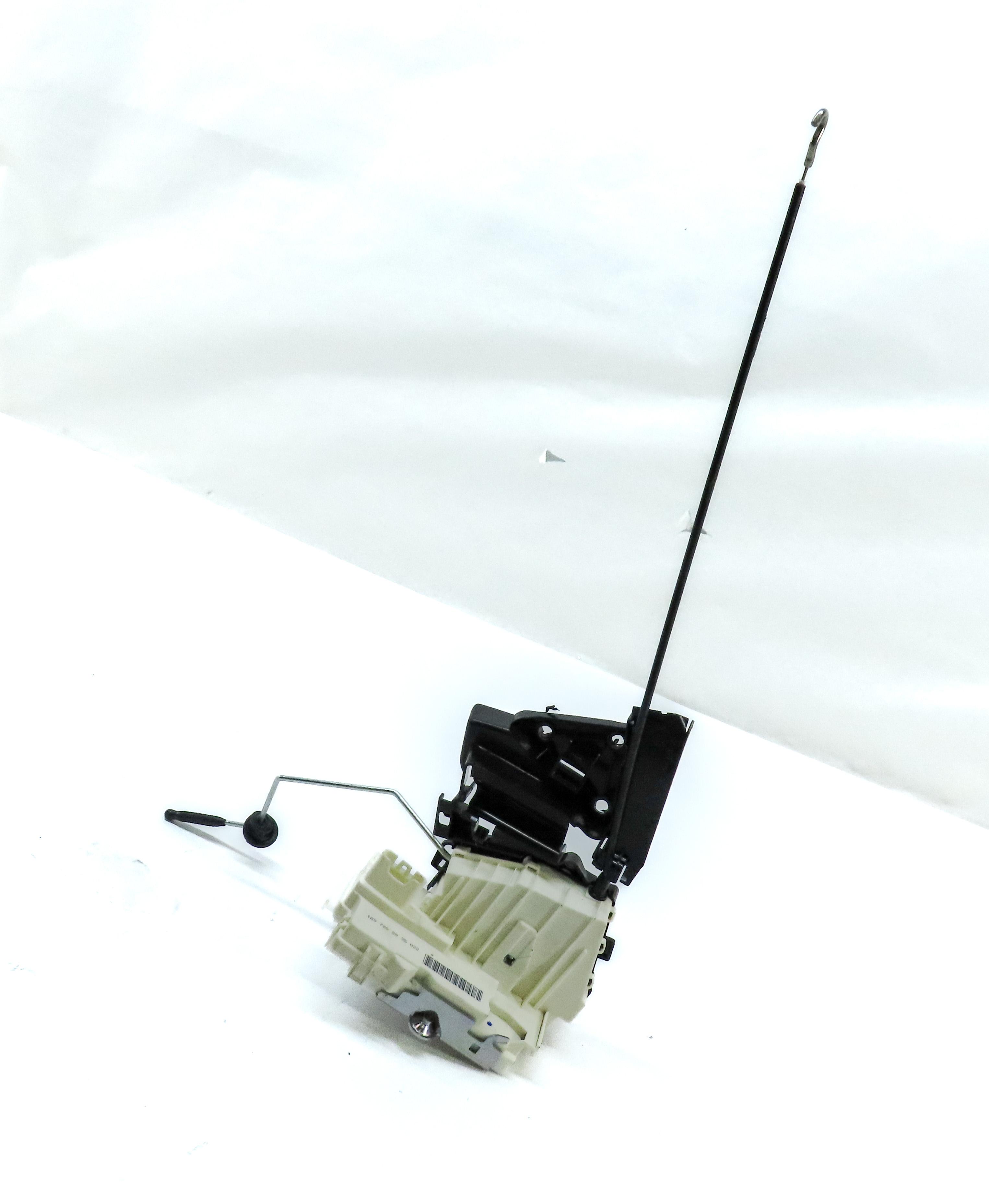06-12 MERCEDES GL ML CLASS (X164 W164) RIGHT FRONT PASSENGER DOOR LATCH — exact item pictured