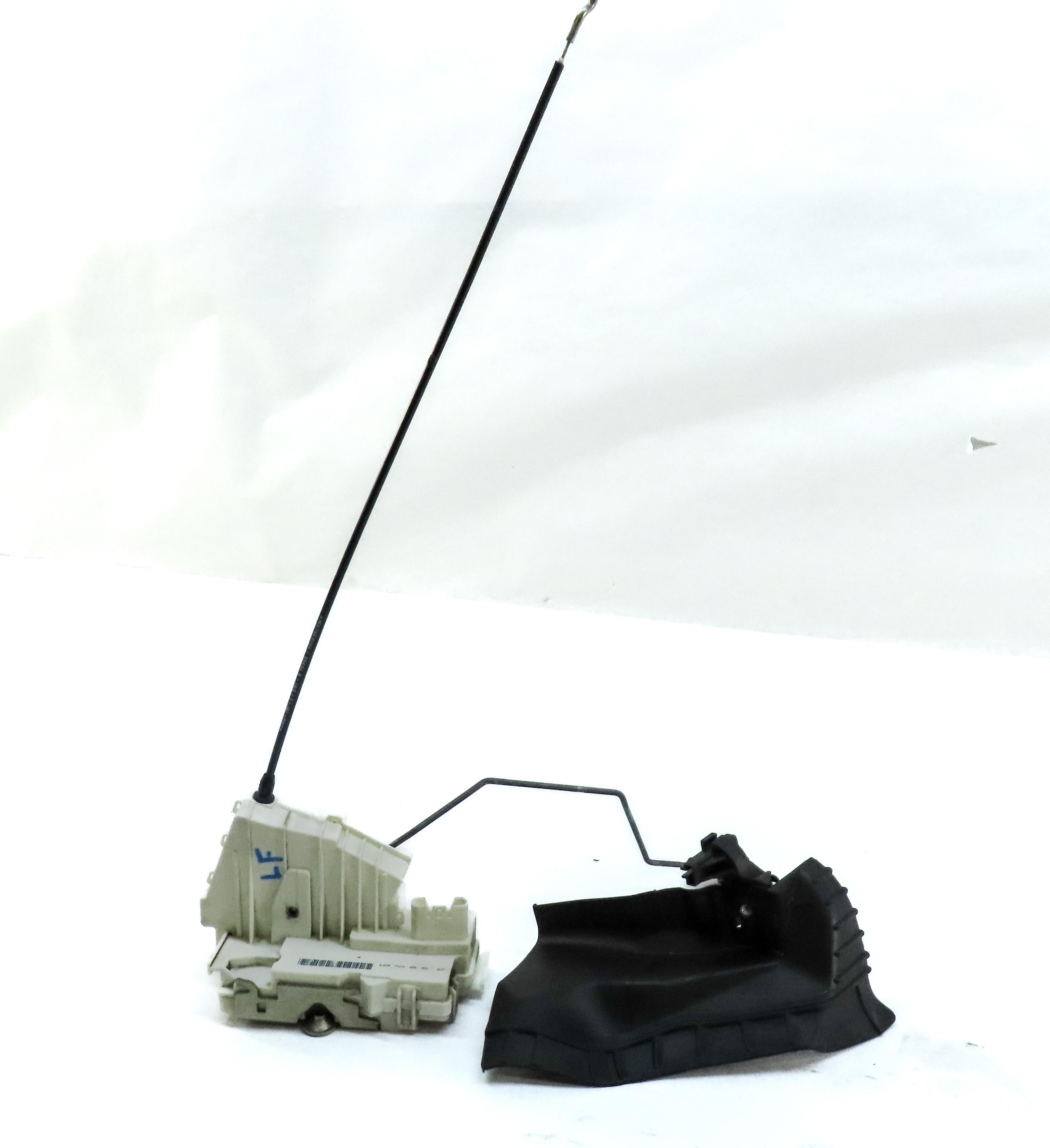 06-12 MERCEDES GL320 GL450 GL550 GL350 ML350 ML320 ML500 - LEFT FRONT DOOR LATCH — exact item pictured