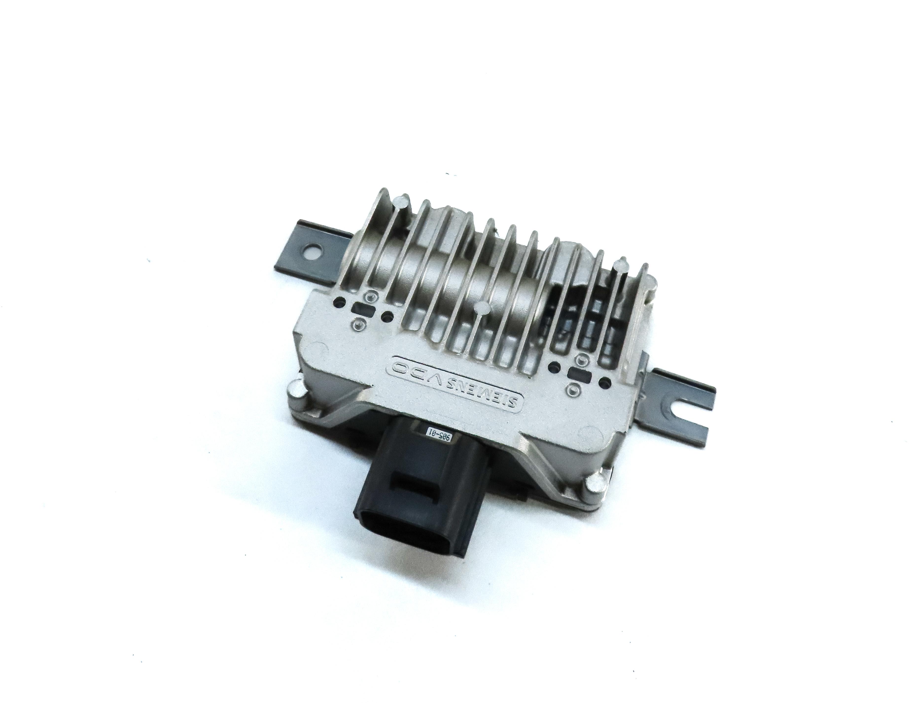2010-2015 LR2 LR4 EVOQUE RANGE ROVER SPORT (L320 L538) FUEL PUMP CONTROL MODULE — exact item pictured