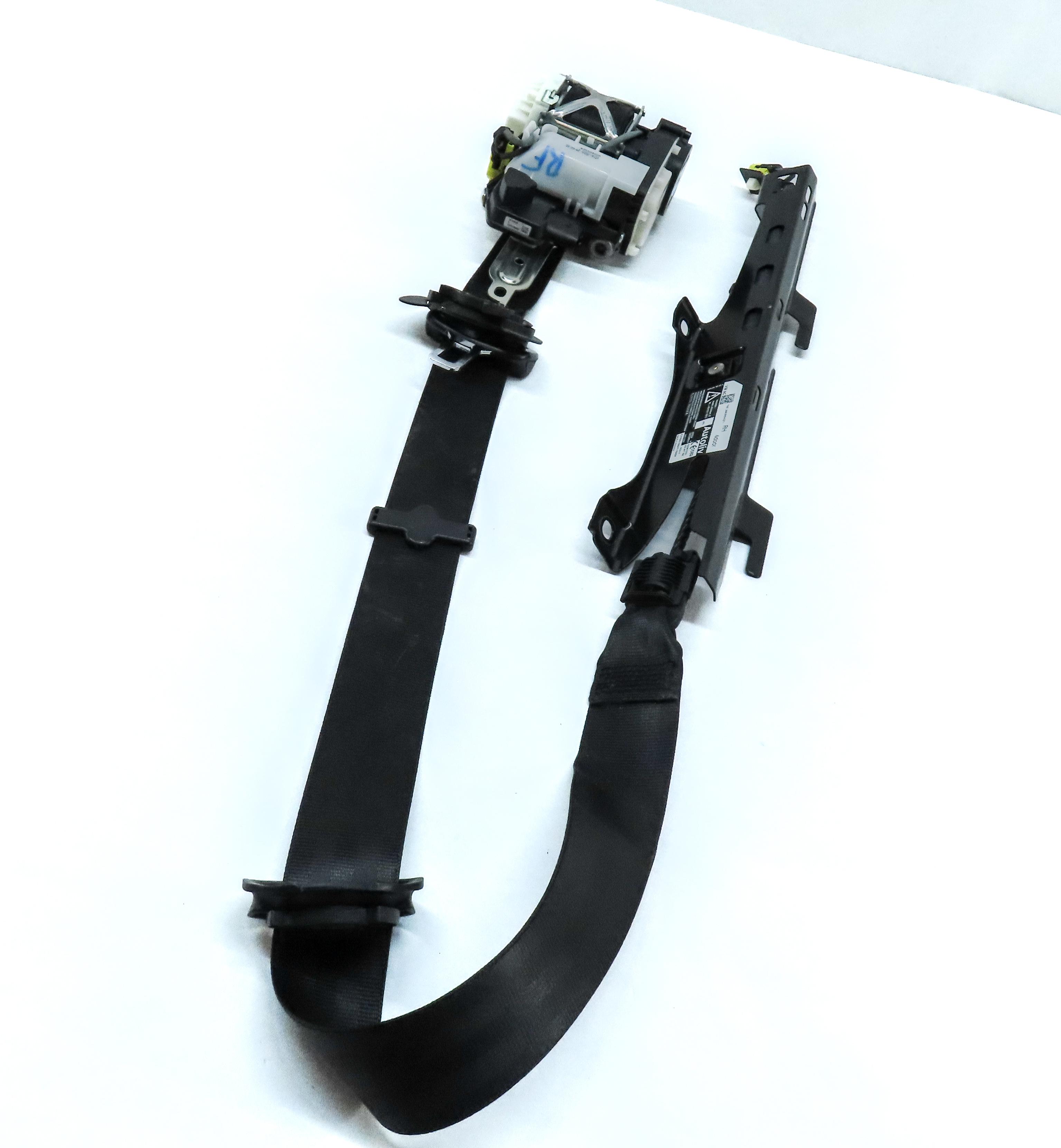 15-19 AUDI A8 S3 RS3 (8V) SEDAN RIGHT FRONT PASSENGER SEATBELT RETRACTOR (BLACK) — exact item pictured
