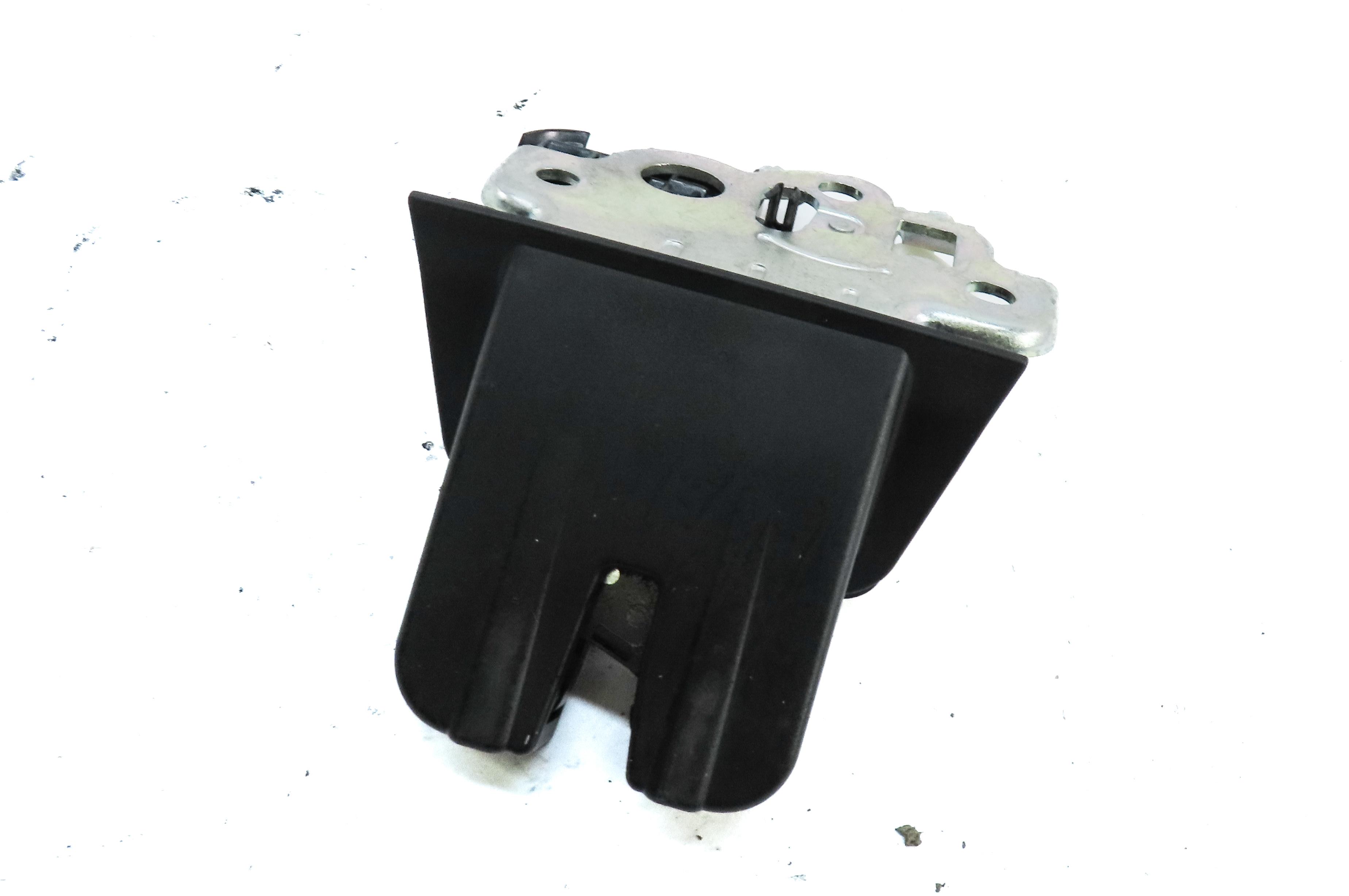 2014 AUDI Q5 (B8 8R) REAR HATCH TAILGATE TRUNK LOCK LATCH ACTUATOR 8R0827505 — exact item pictured