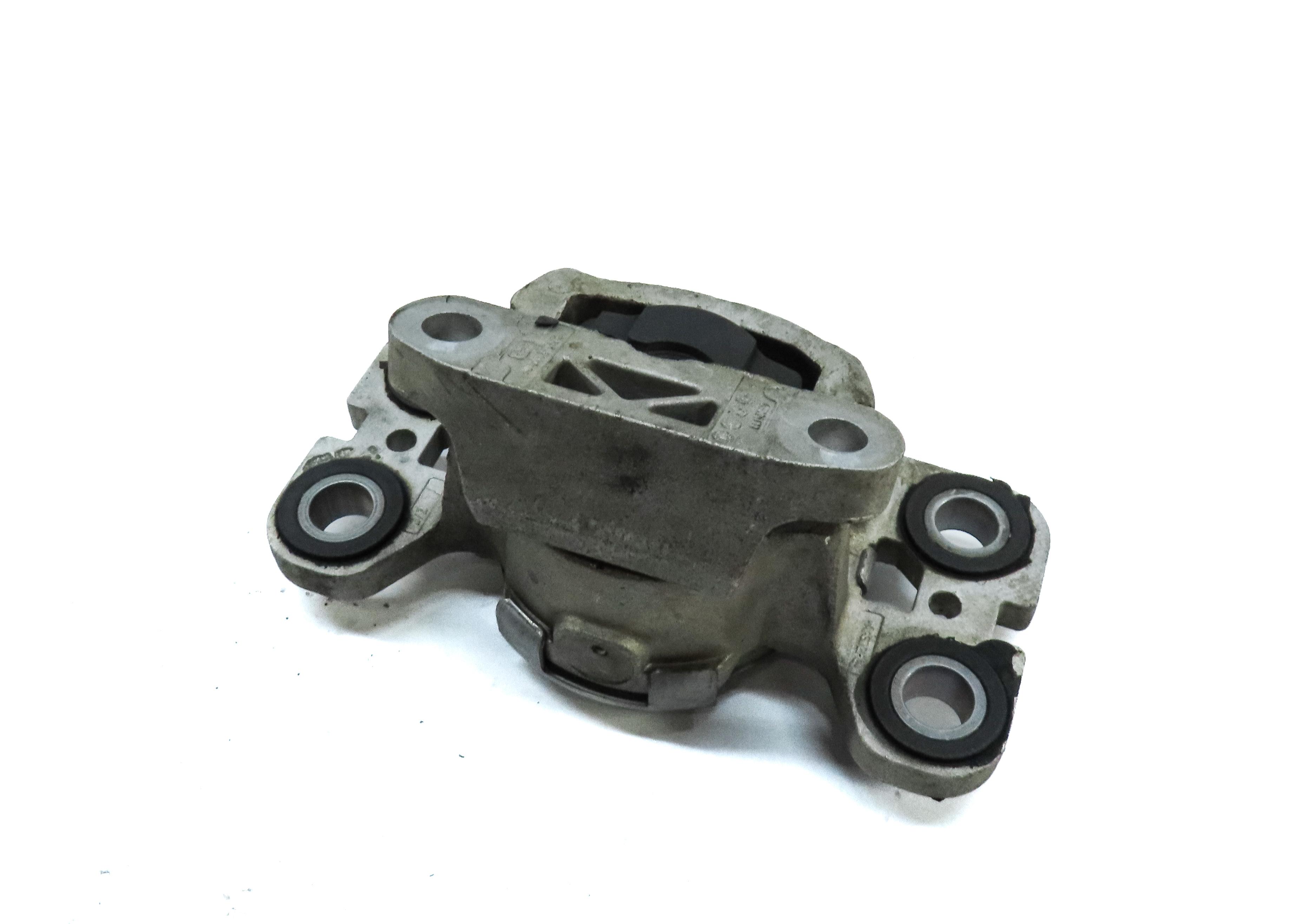 2013 RANGE ROVER EVOQUE (L538) 2.0L TURBO ENGINE REAR TRANSMISSION MOUNT BRACKET — exact item pictured