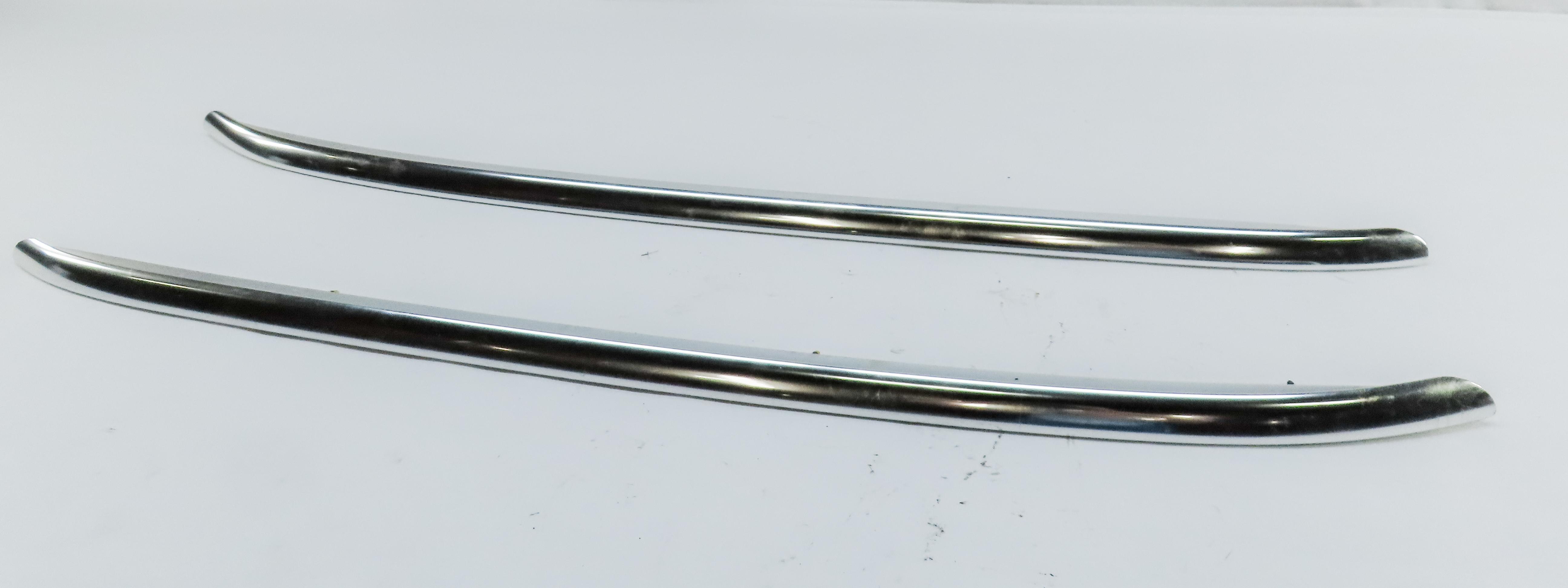 2015 AUDI Q3 (8U) CARGO LUGGAGE ROOF RACK RAIL (FRONT-TO-BACK) SET 2 (SILVER) — exact item pictured