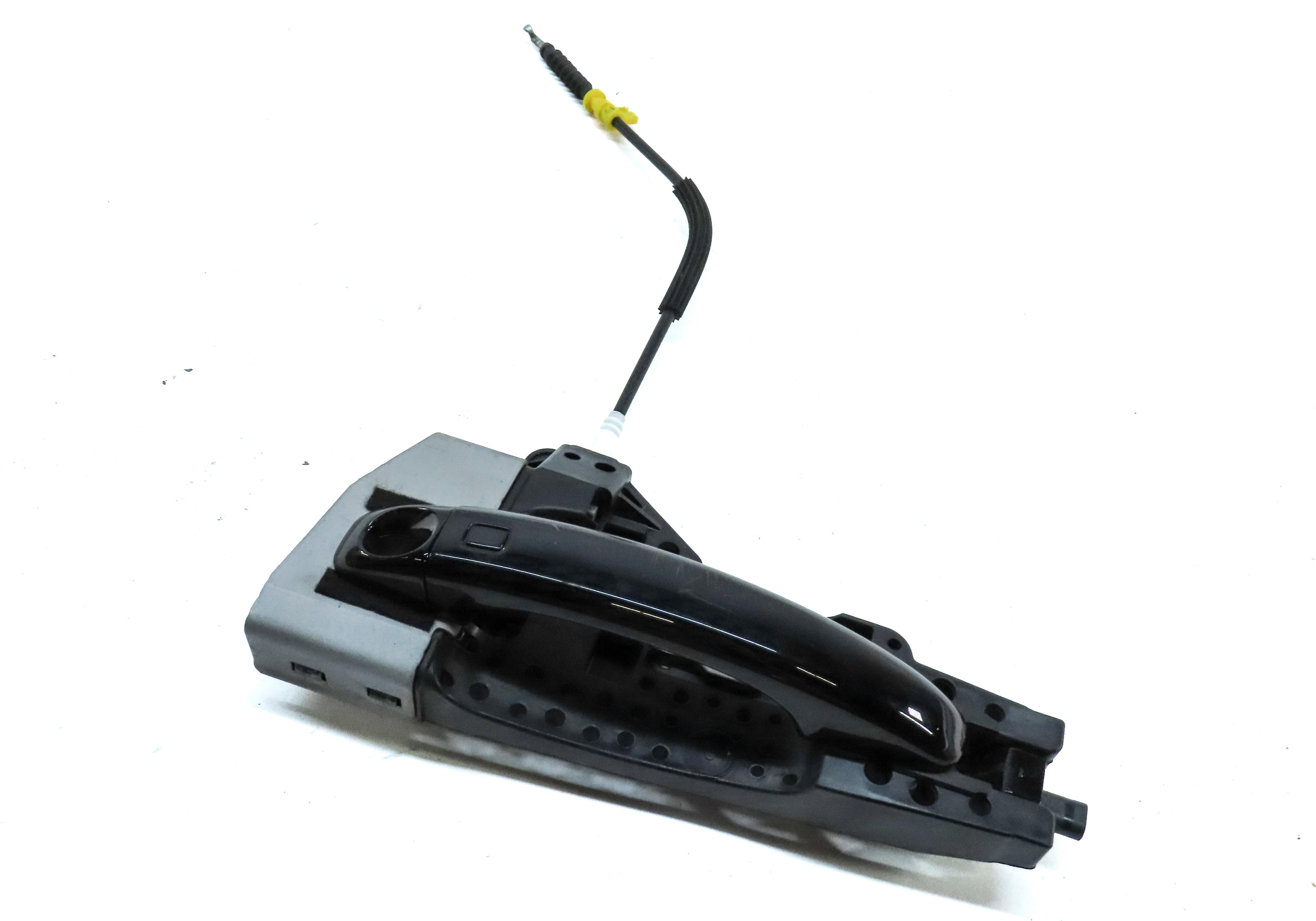 2015-2018 AUDI Q3 (8U) LEFT FRONT DRIVER DOOR HANDLE (BRILLIANT BLACK) — exact item pictured