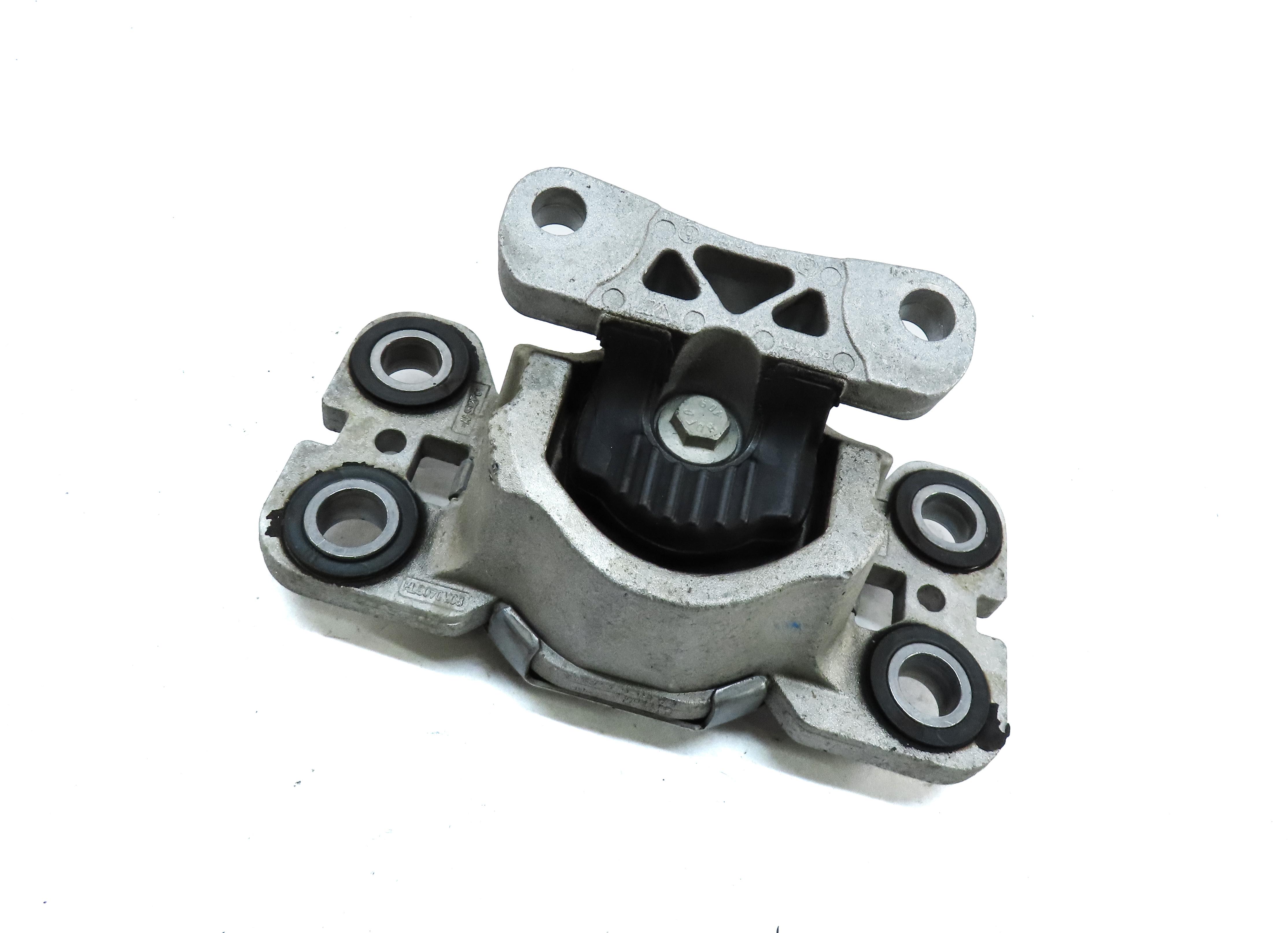 2017 LAND ROVER DISCOVERY SPORT (L550) 2.0L AUTO TRANSMISSION MOUNT BRACKET — exact item pictured
