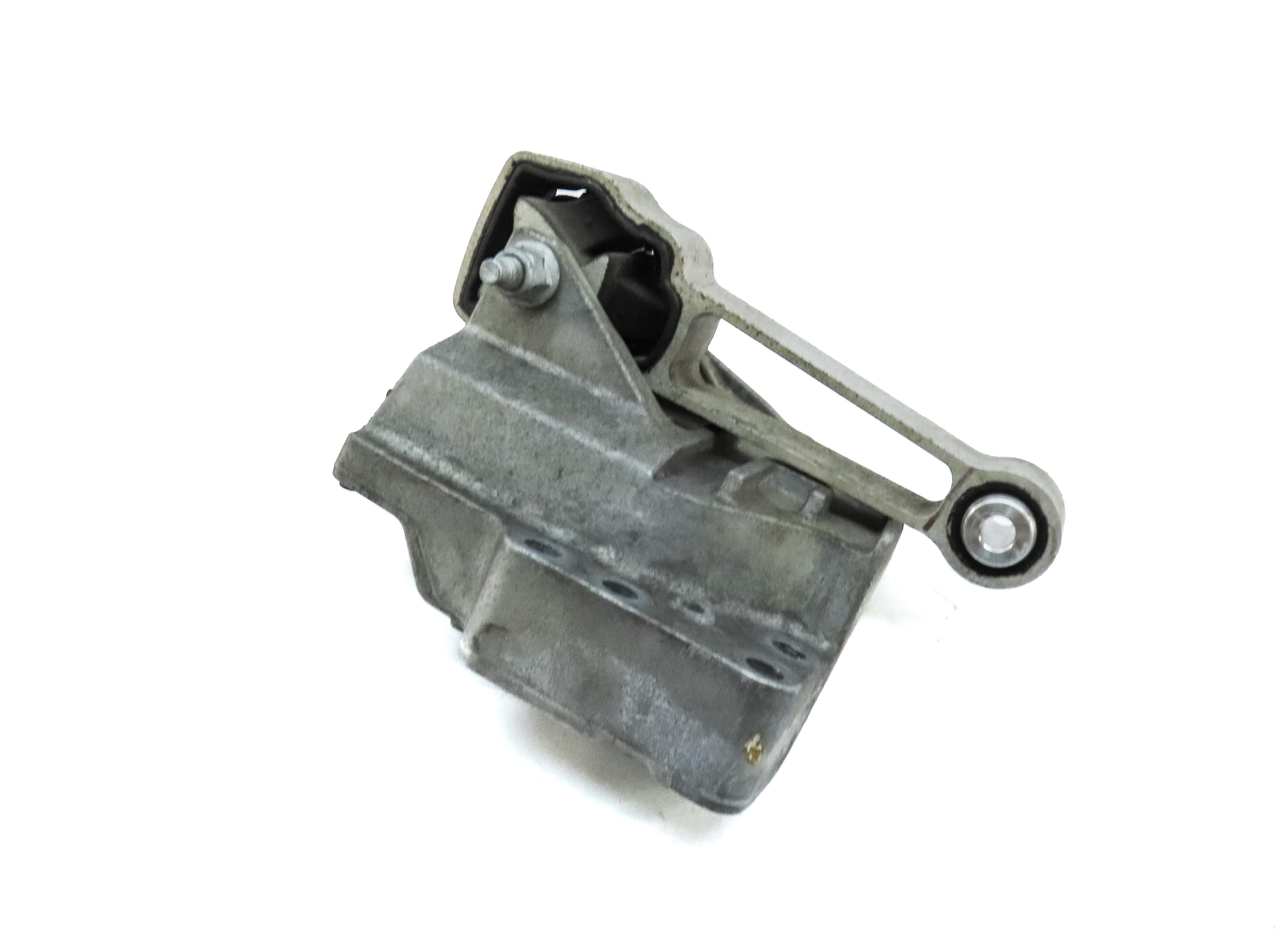 2017 LAND ROVER DISCOVERY SPORT (L550) 2.0L UPPER ENGINE MOTOR MOUNT BRACKET — exact item pictured