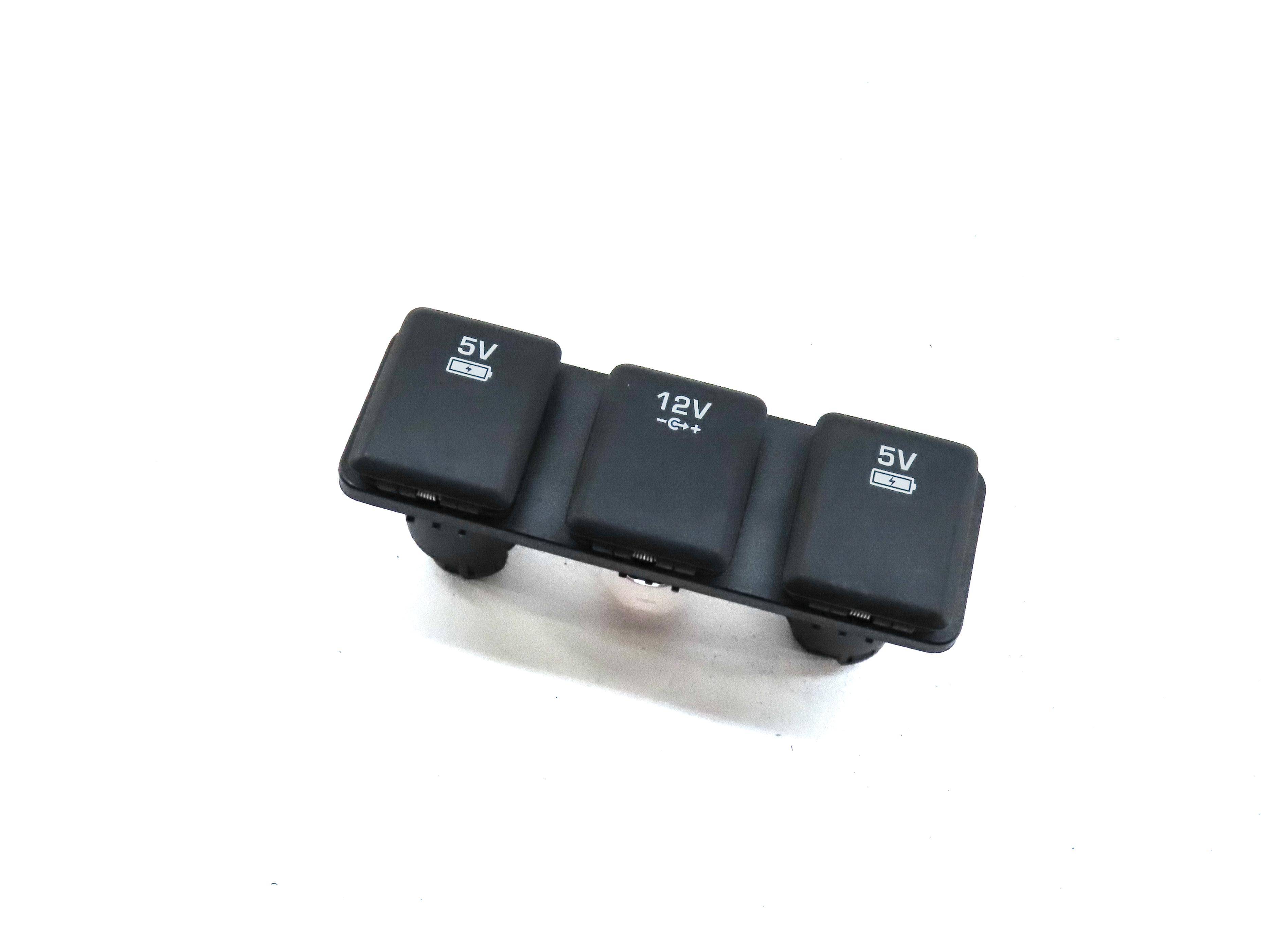 2017 LAND ROVER DISCOVERY SPORT (L550) REAR 5v 12v SOCKET PLUG CHARGE PLUG PANEL — exact item pictured