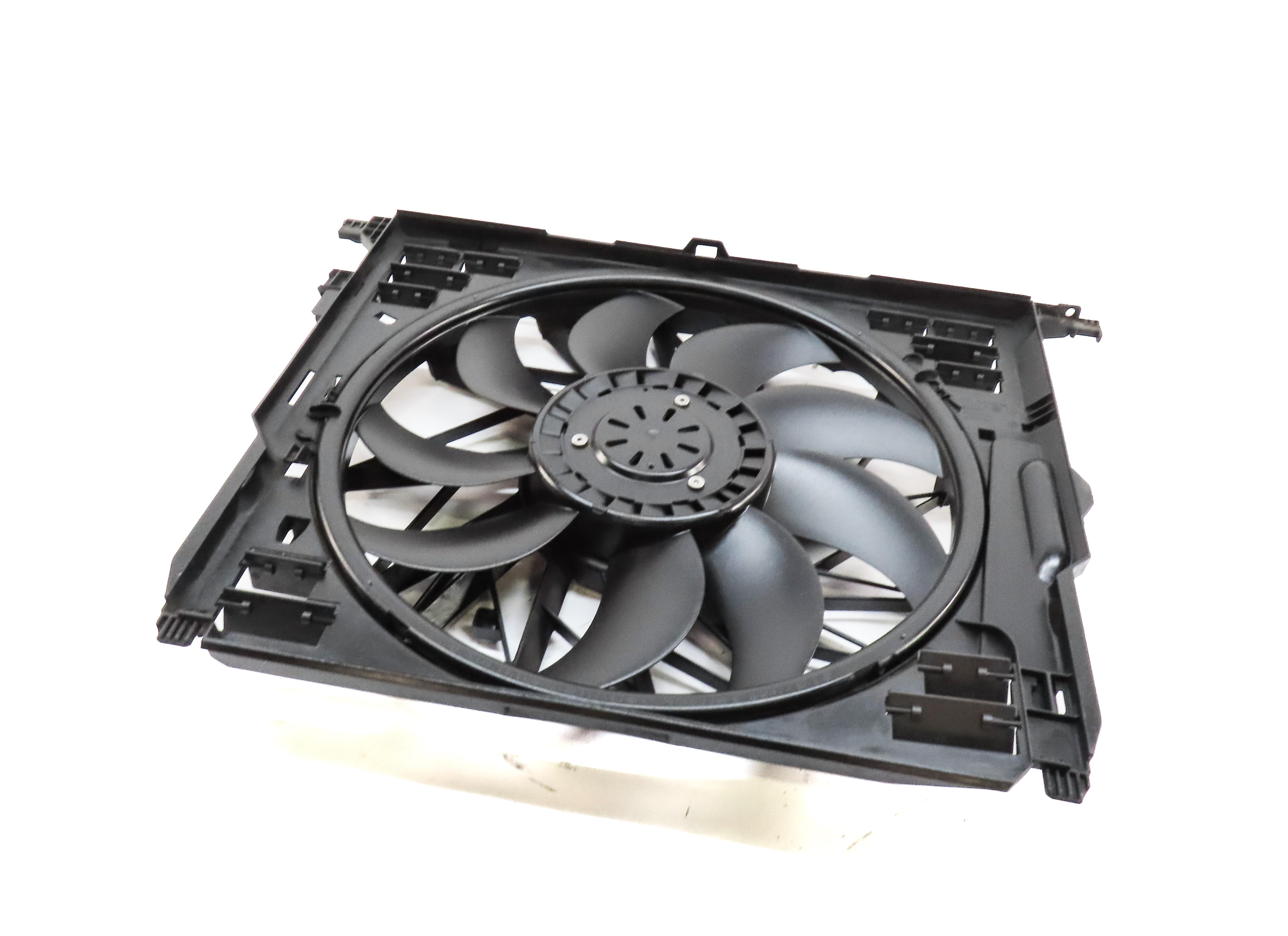 10-18 BMW 550i 550iGT 650i 750i (F01 F06 F10) 850w RADIATOR COOLING FAN & SHROUD — exact item pictured