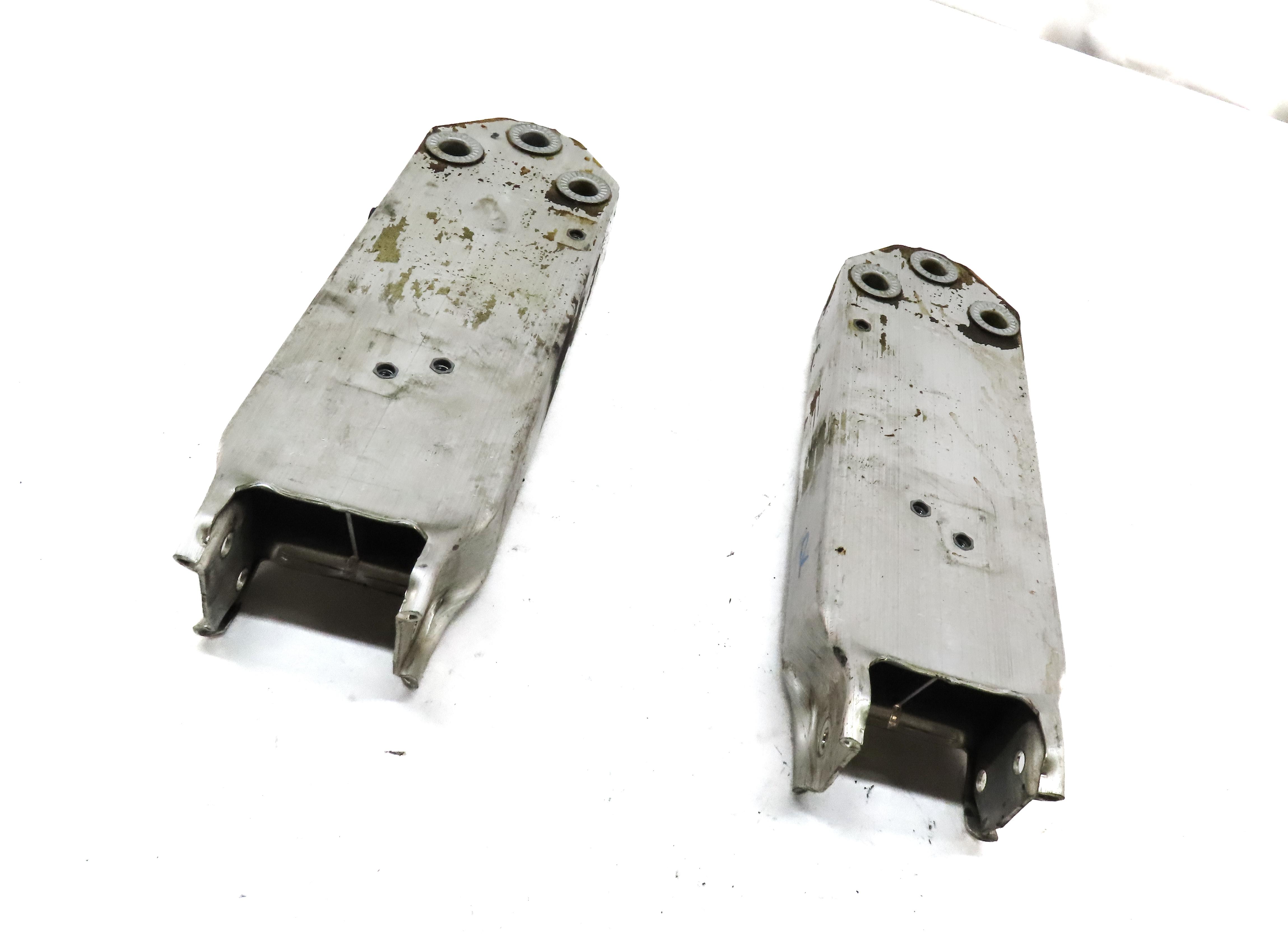 2013 BMW 750i (F01) FRONT BUMPER LEFT & RIGHT IMPACT REINFORCEMENT BAR MOUNT SET — exact item pictured