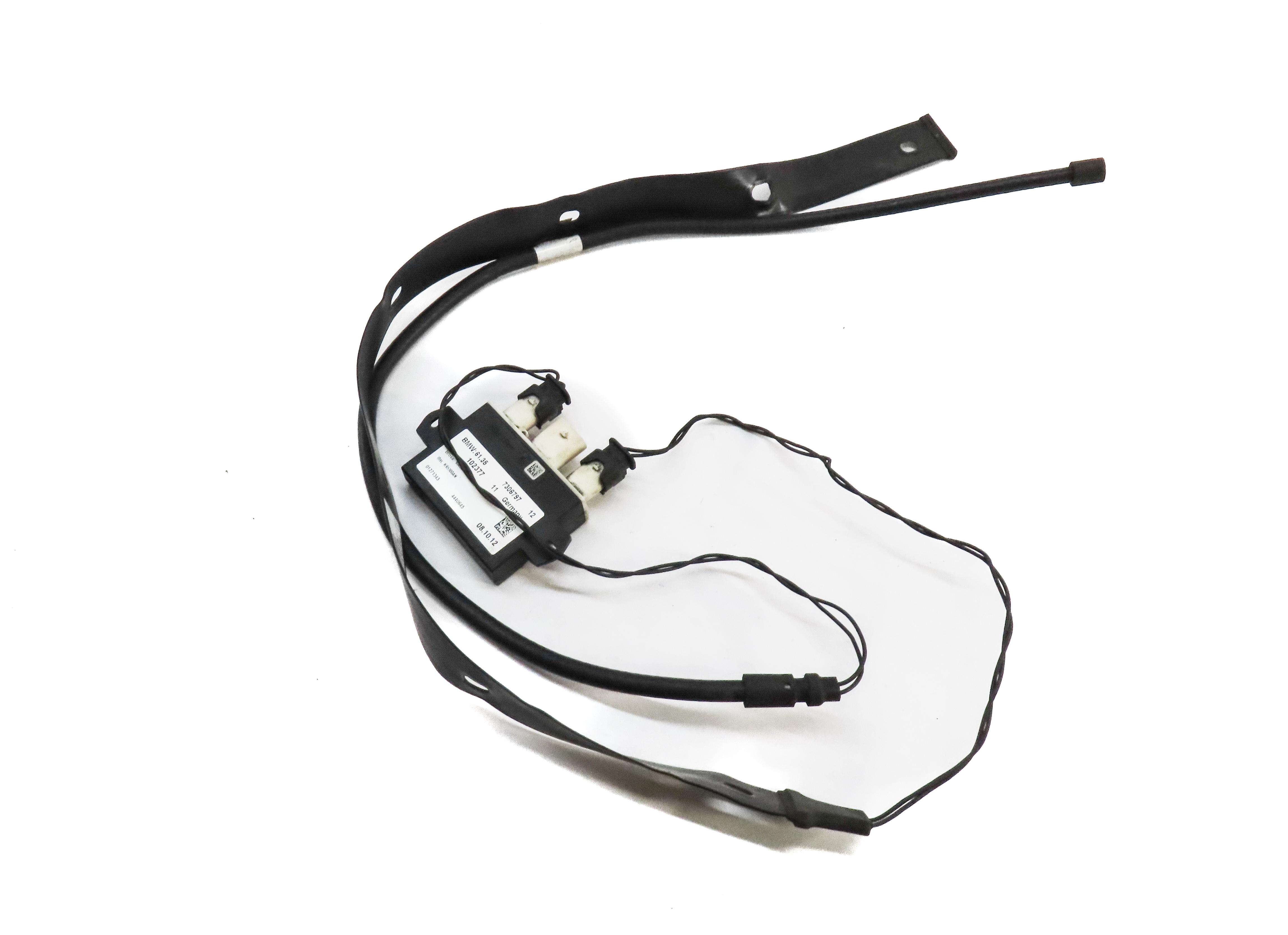 12-17 BMW 3 4 5 7 X3 X6 (F01 F10 F30) TRUNK KICK PAD SENSOR SMART OPENER MODULE — exact item pictured