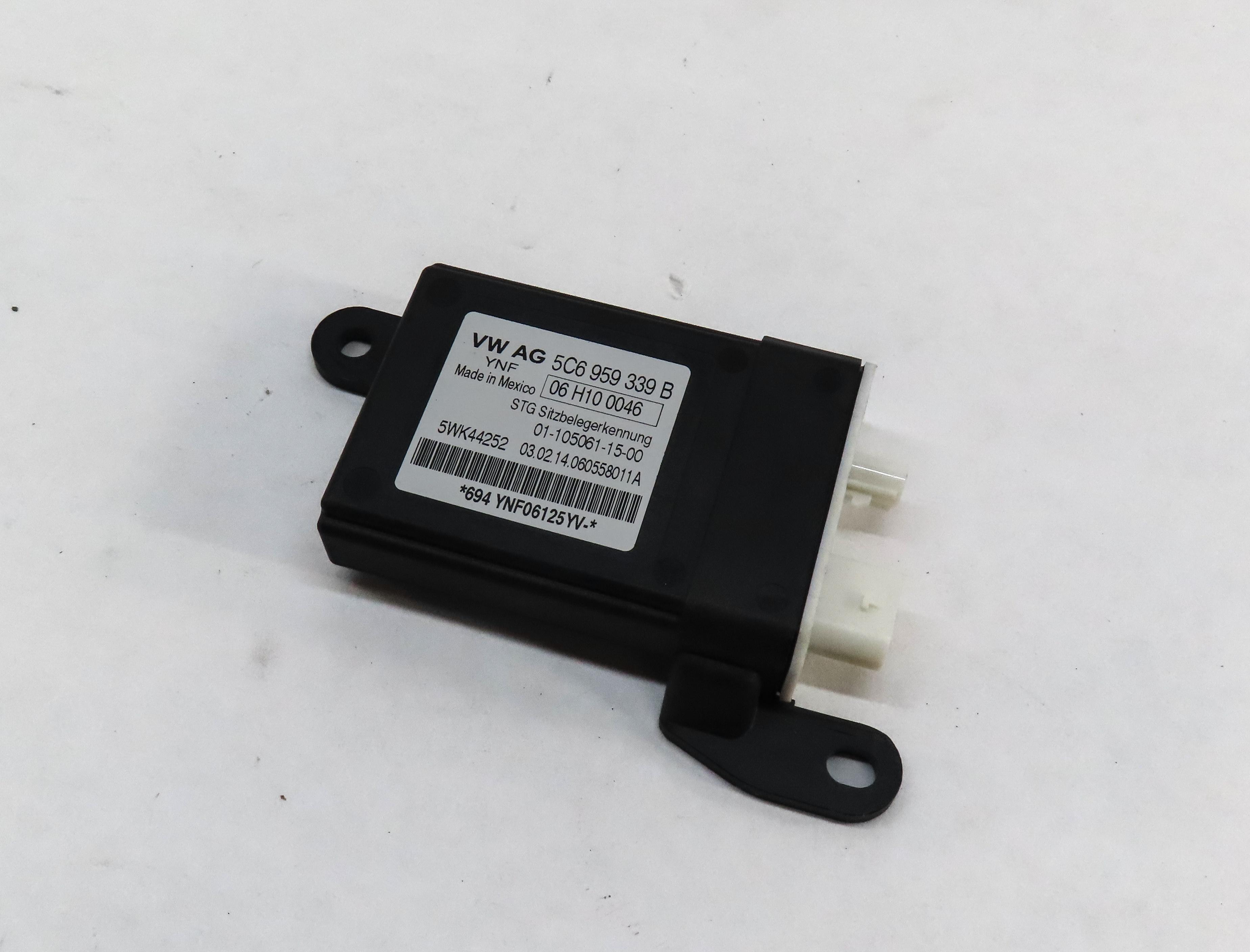 2014 AUDI A6 (C7) FRONT RIGHT PASSENGER SEAT OCCUPANCY SENSOR CONTROL MODULE — exact item pictured