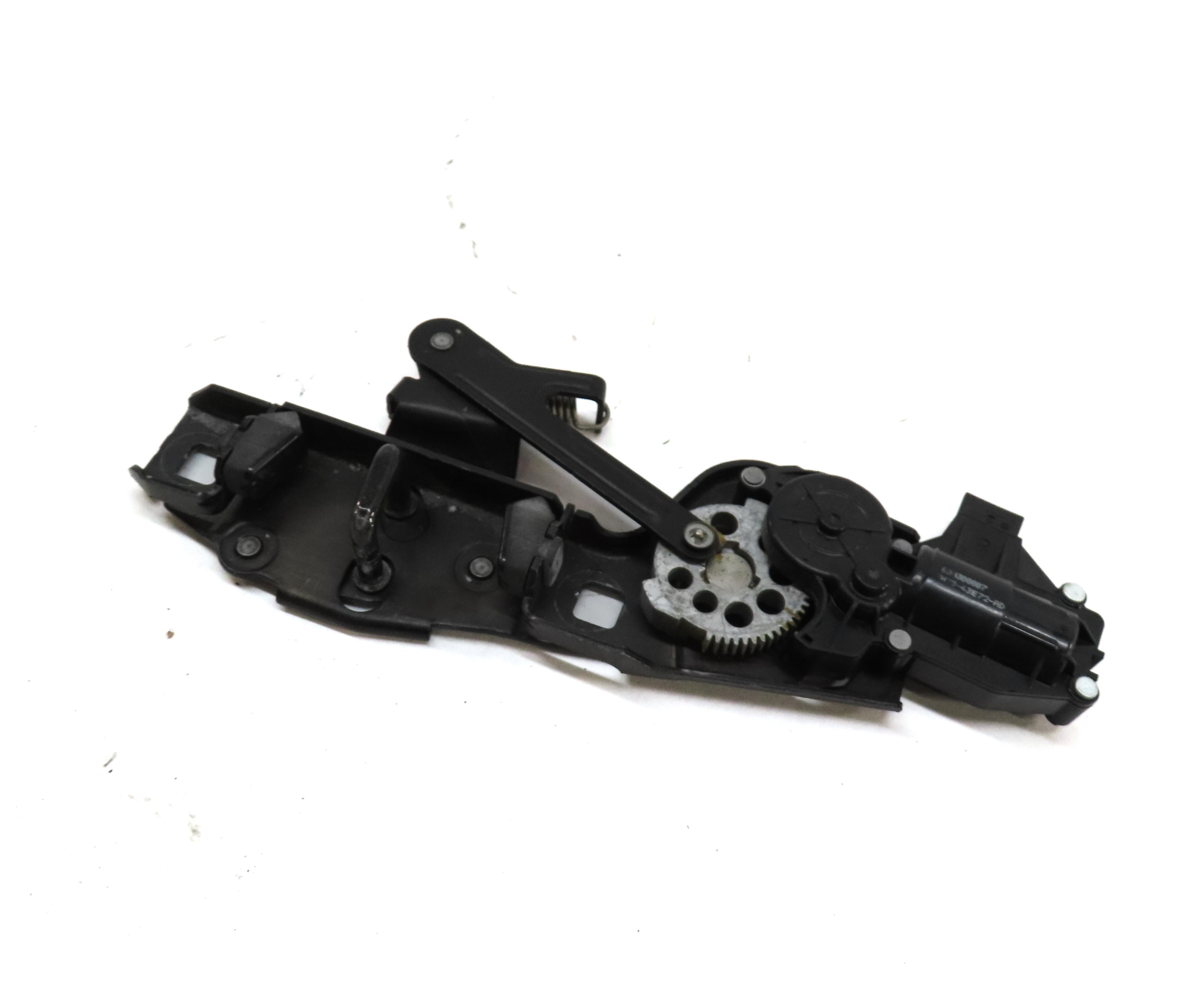 2008 RANGE ROVER SPORT (L320) REAR HATCH TRUNK STRIKER PLATE LOCK LATCH ACTUATOR — exact item pictured