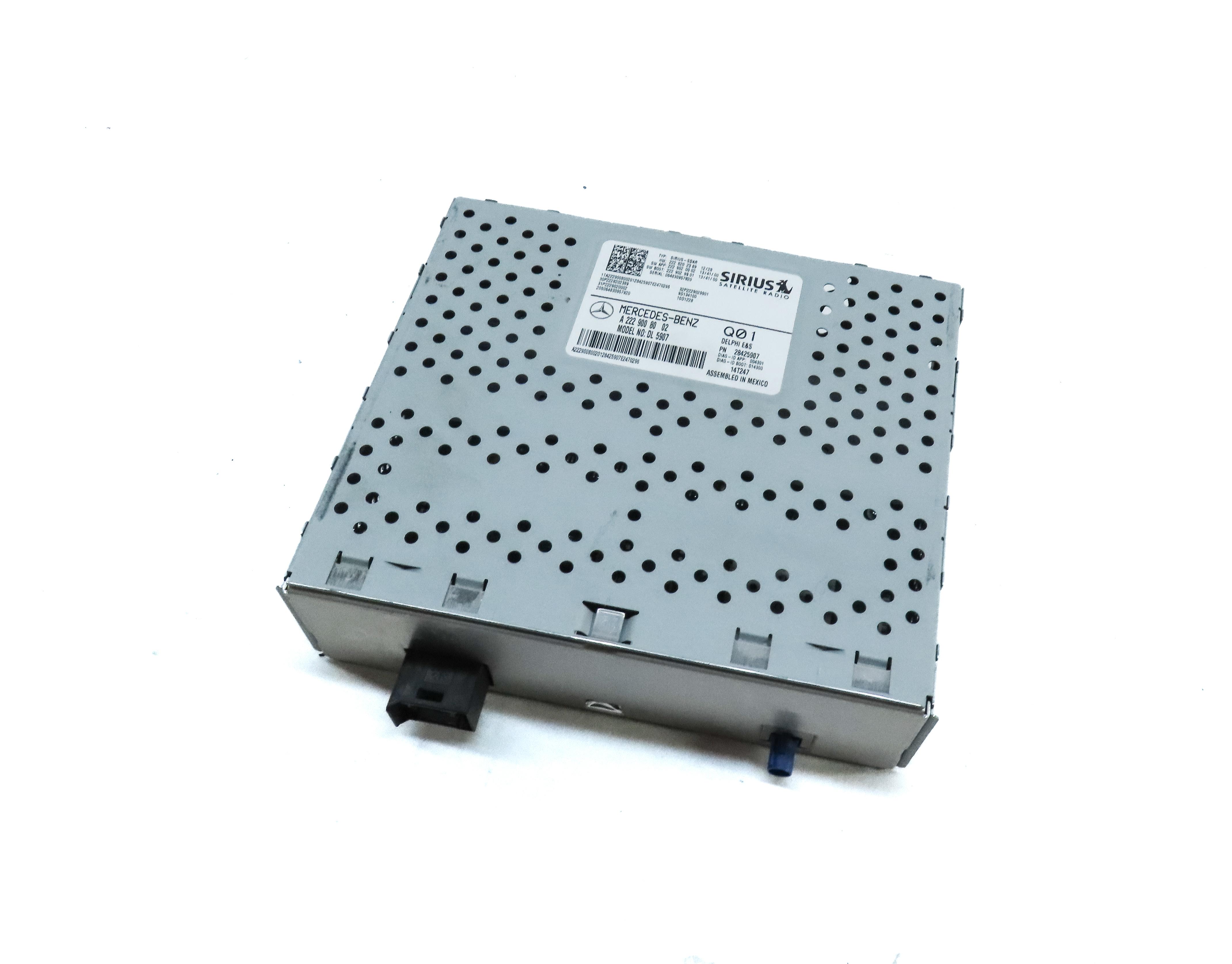 2015 MERCEDES C300 (W205) SIRIUS SATELLITE RADIO RECEIVER CONTROL MODULE — exact item pictured