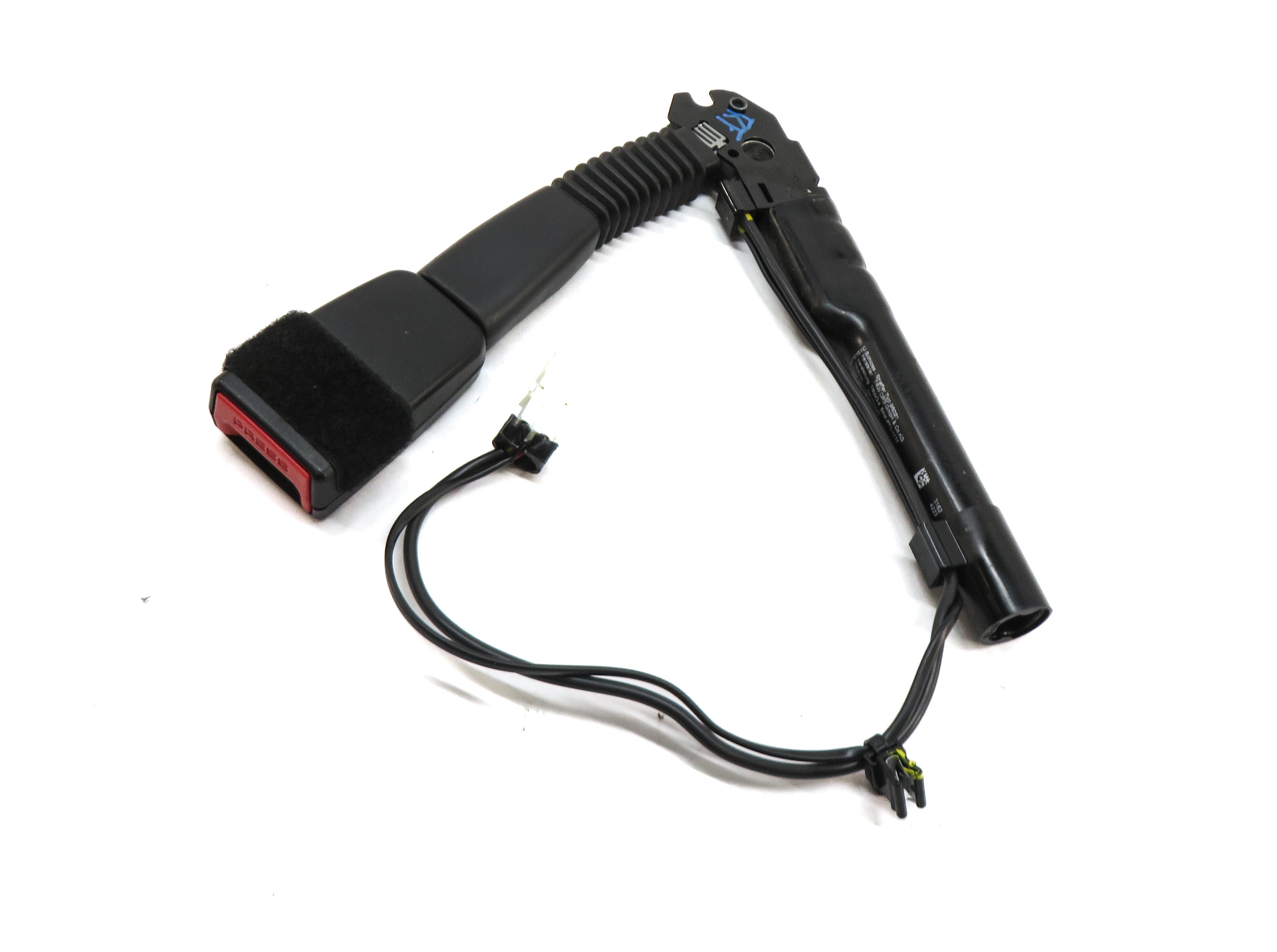 12-19 BMW 2 3 4 M3 (F22 F32 F33 F34 F36) FRONT RIGHT PASSENGER SEATBELT RECEIVER — exact item pictured