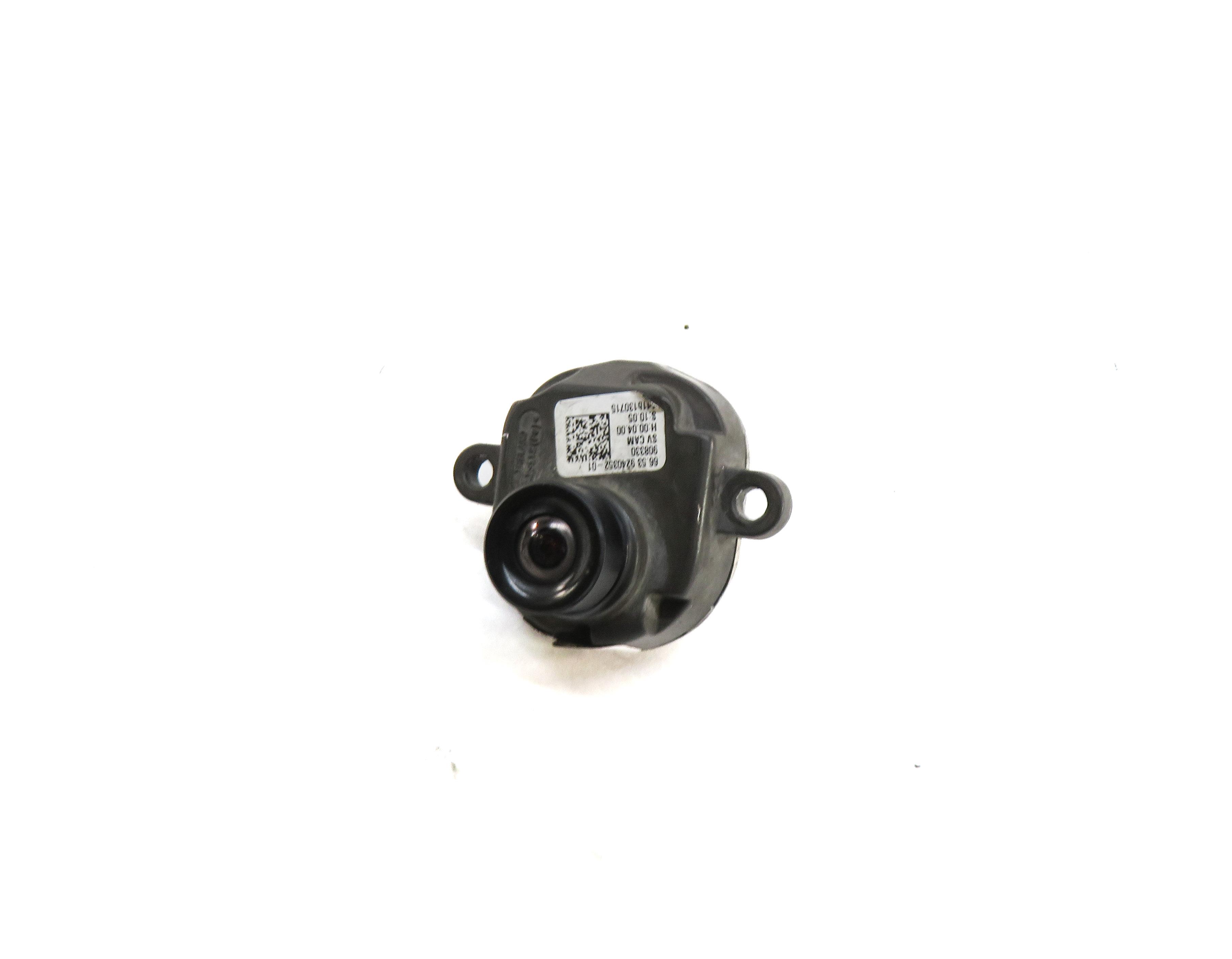 09-18 BMW 3 4 5 6 7 X5 X6 (F01 F06 F10 F30 F32) FRONT BUMPER SIDEVIEW CAMERA — exact item pictured