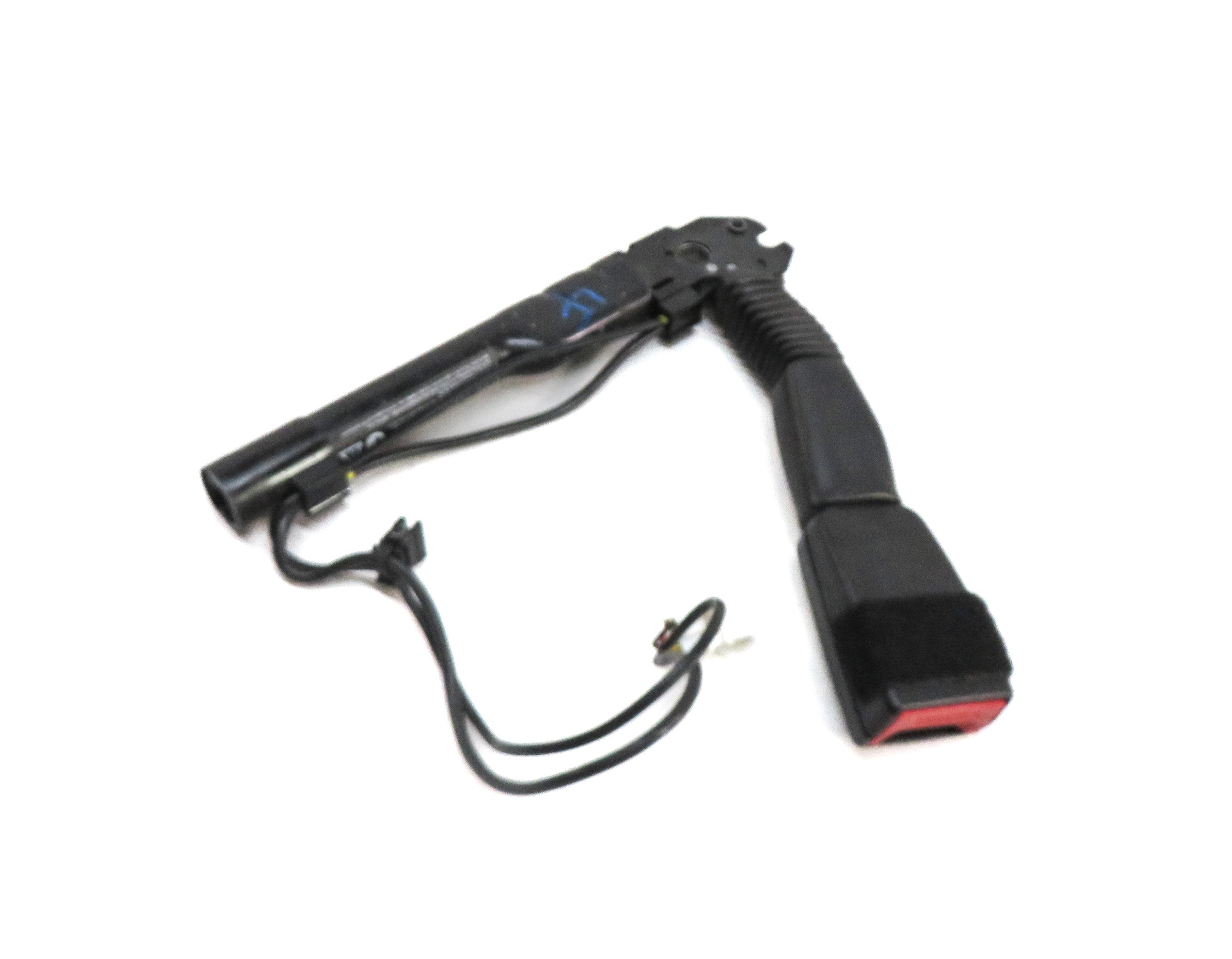 2012-2019 BMW 2 3 4 SERIES (F22 F30 F32) LEFT FRONT DRIVER SEATBELT RECEIVER — exact item pictured