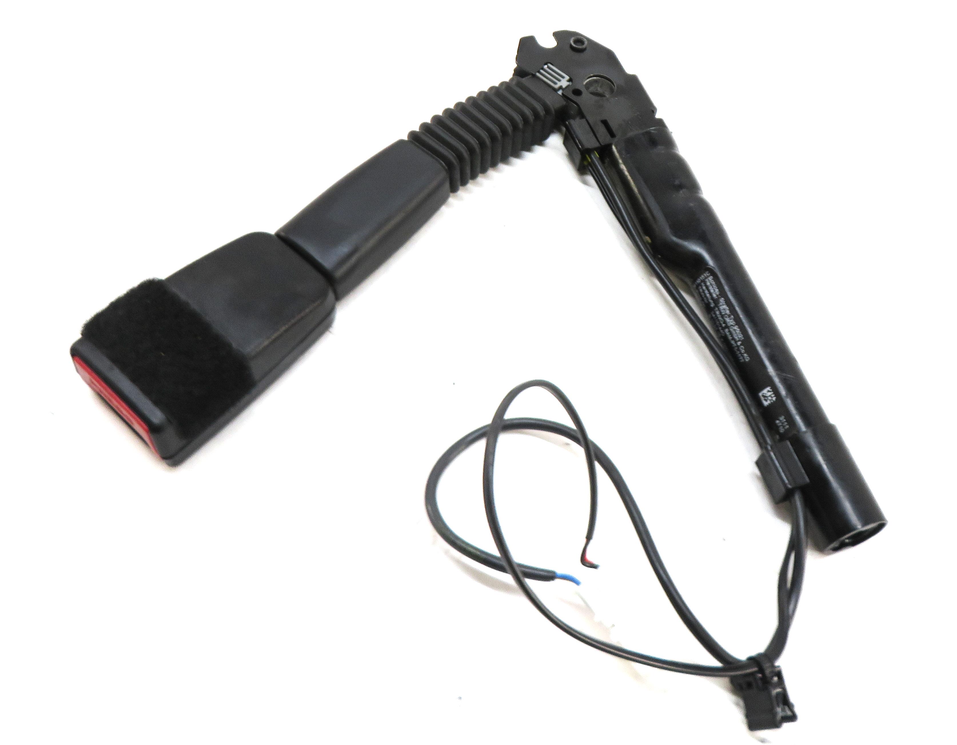 12-19 BMW 2 3 4 M3 (F22 F32 F33 F34 F36) FRONT RIGHT PASSENGER SEATBELT RECEIVER — exact item pictured