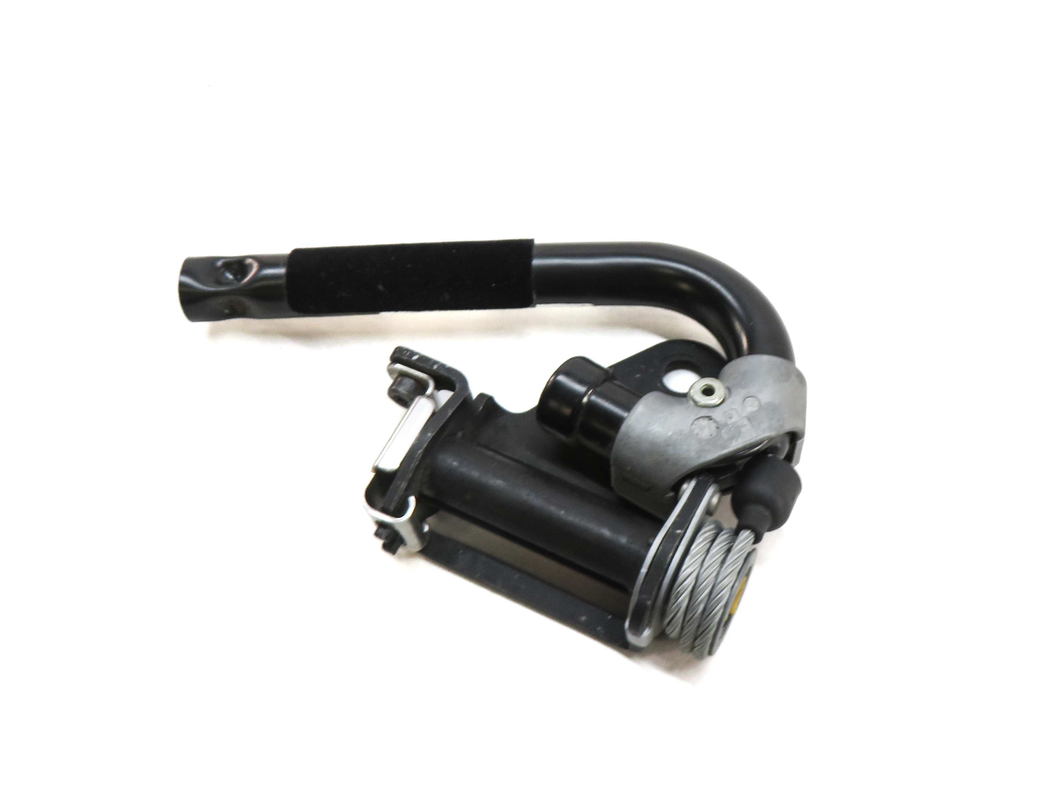 2015 BMW X5 (F15) FRONT RIGHT PASSENGER SEATBELT RETRACTOR SUPPORT HOOK BRACKET — exact item pictured
