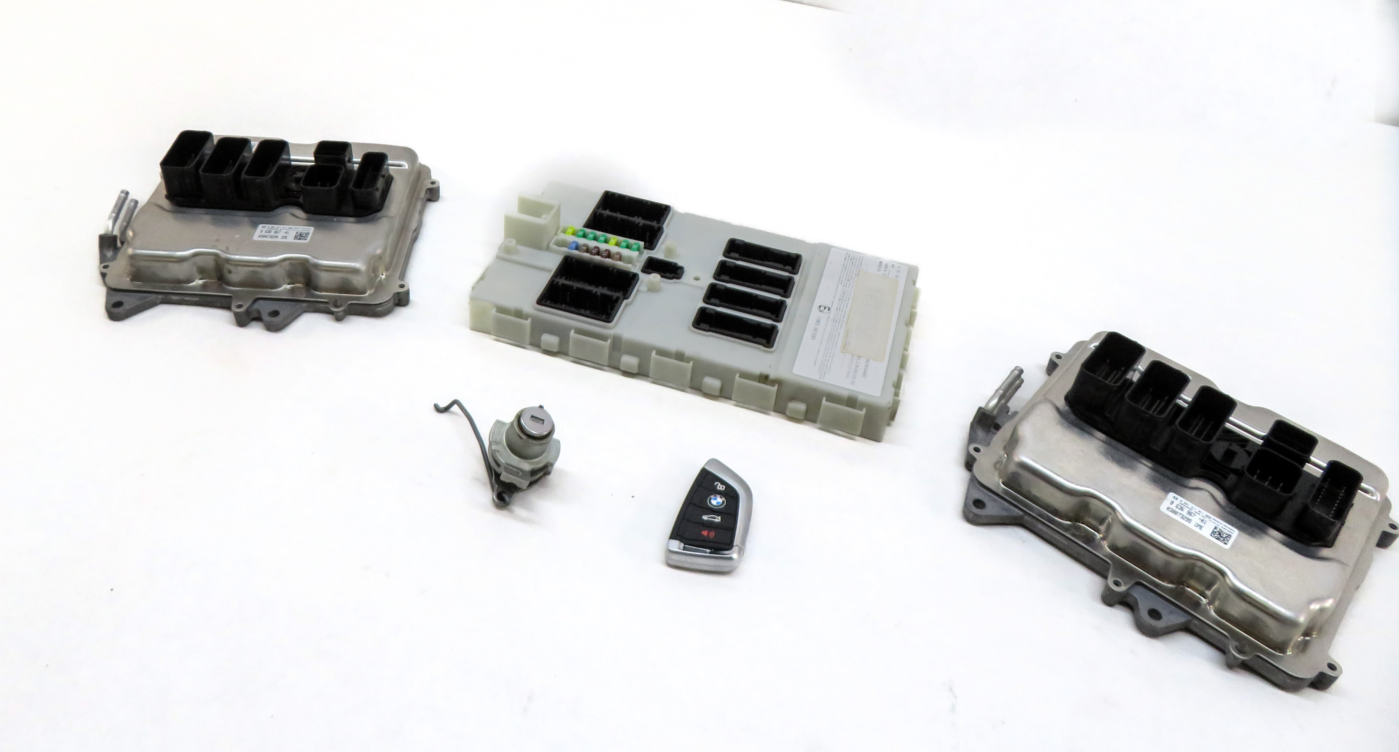 14-18 BMW X5 F15 4.4L N63 TURBO ENGINE DME BODY IMMOBILIZER LOCK MODULE KEY SET — exact item pictured
