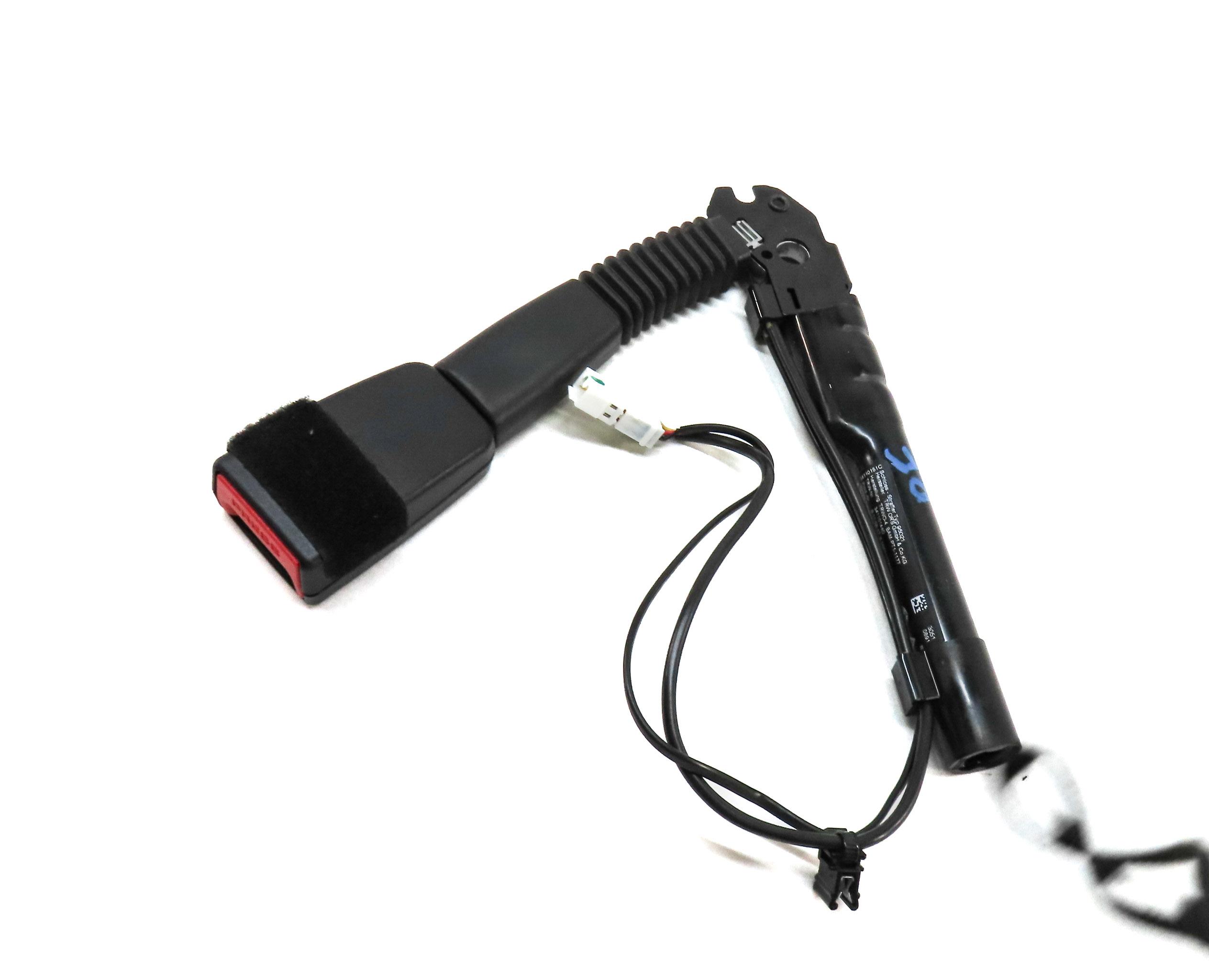 12-19 BMW 2 3 4 M3 (F22 F32 F33 F34 F36) FRONT RIGHT PASSENGER SEATBELT RECEIVER — exact item pictured
