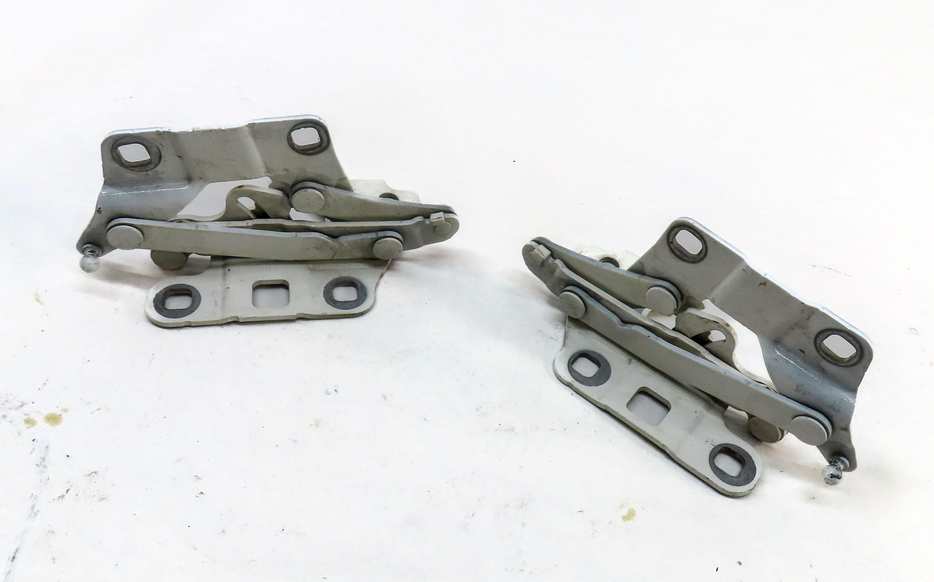 2012-2019 MERCEDES GL ML CLASS (W166 X166) FRONT HOOD HINGE SET (POLAR WHITE) — exact item pictured