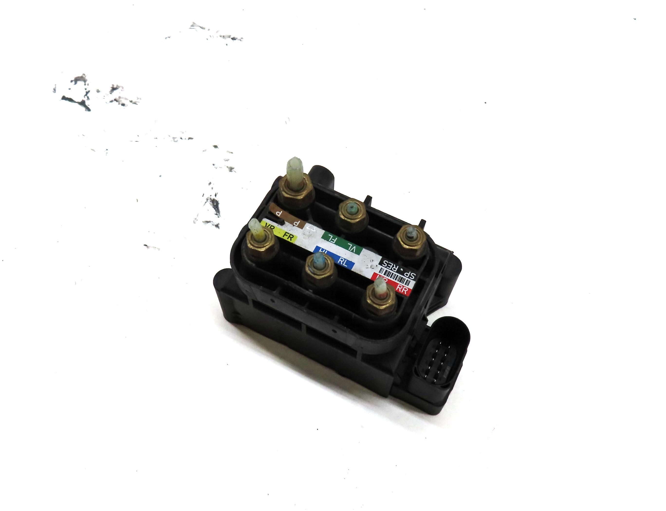 2012 MERCEDES GL350 (X164) AIR SUSPENSION TRANSFER RELIEF VALVE BLOCK 2123200358 — exact item pictured
