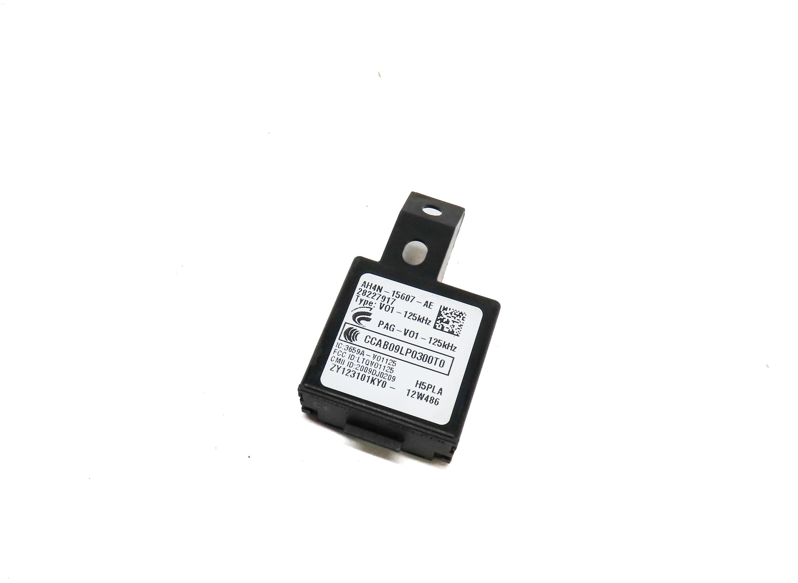 2013 LAND RANGE ROVER (L405) KEYLESS ENTRY ANTENNA MODULE AH4N15607AE — exact item pictured
