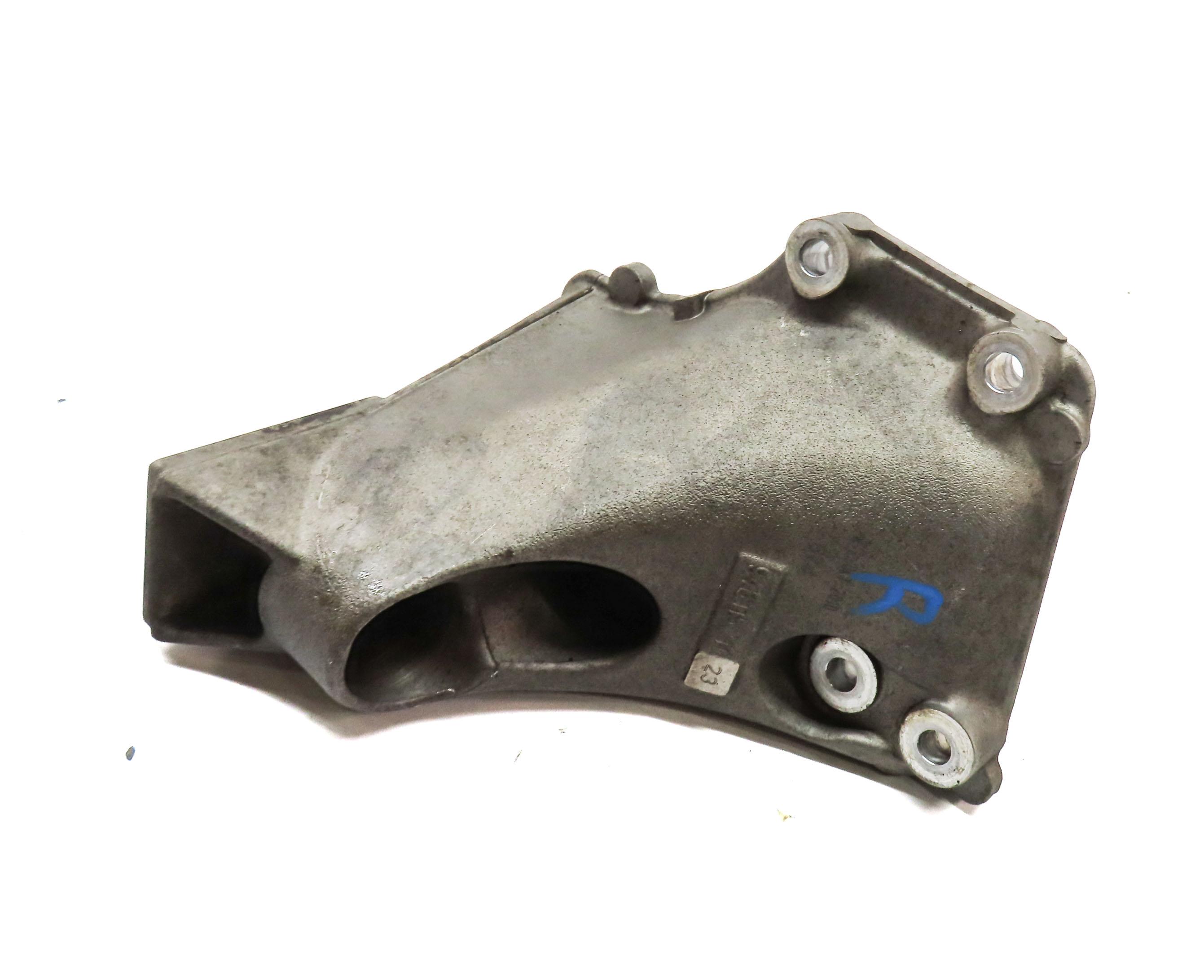 2011 PORSCHE PANAMERA (958) 4.8L M48 NON-TURBO RIGHT ENGINE MOUNT BRACKET — exact item pictured