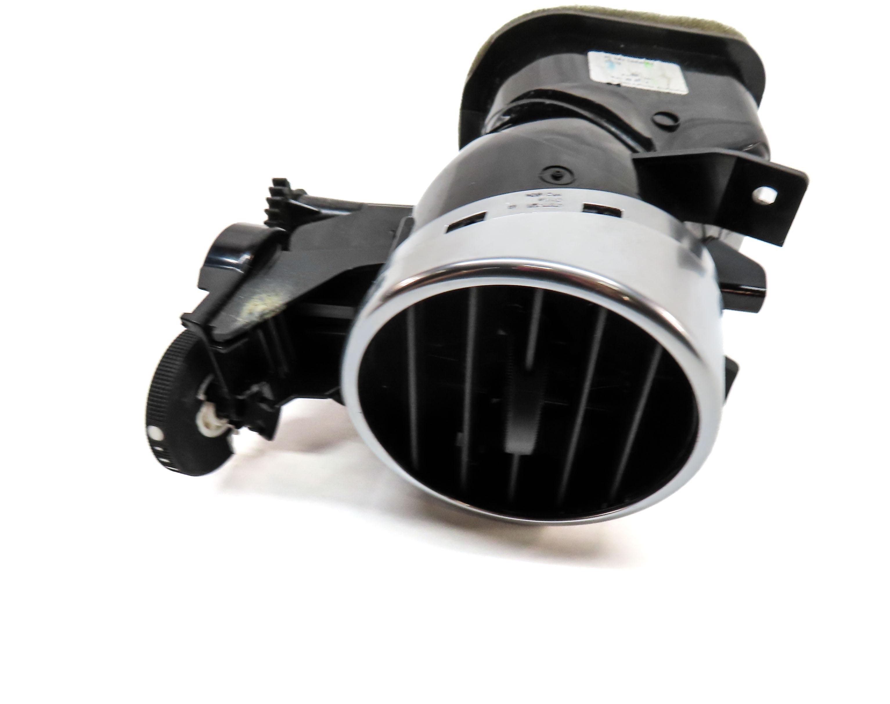 2014 LAND ROVER LR4 DASH CENTER INNER RIGHT AC HEATER AIR VENT (BLACK & SILVER) — exact item pictured