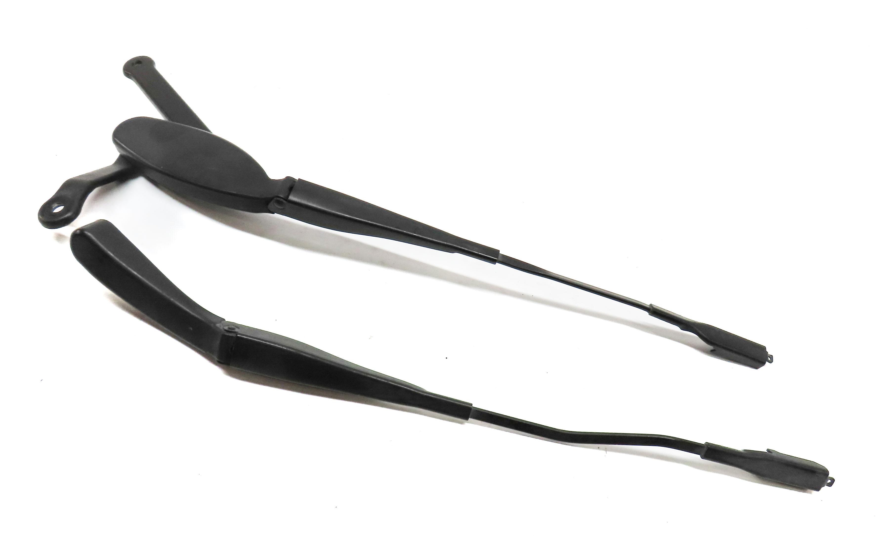 13-16 MERCEDES C-CLASS (W204 W205) FRONT LEFT & RIGHT WINDSHIELD WIPER ARM SET-2 — exact item pictured