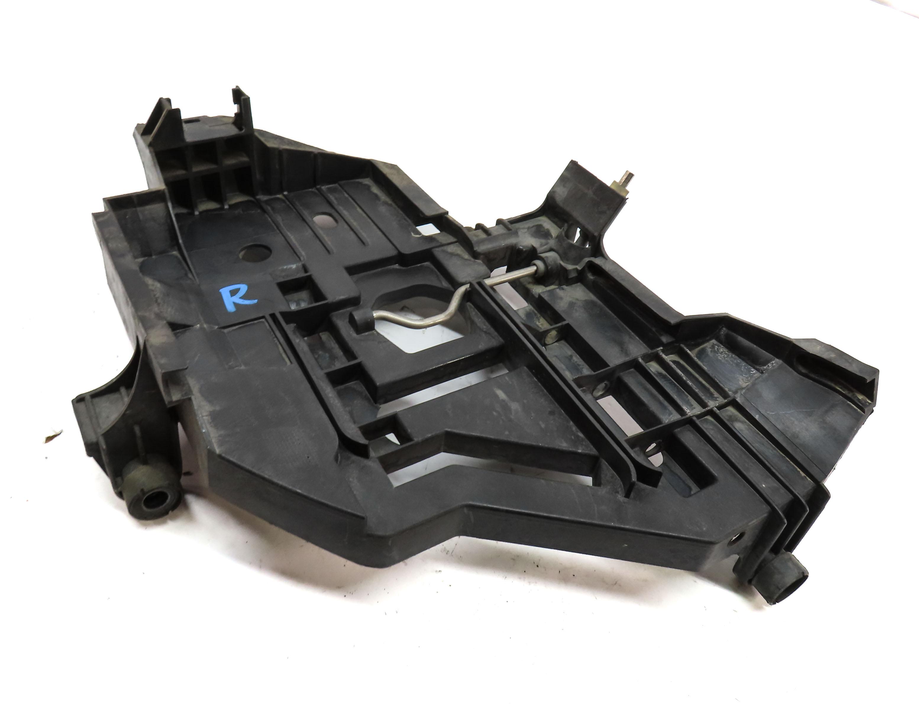 2004 PORSCHE CAYENNE (955) FRONT RIGHT PASSENGER HEADLIGHT MOUNT BRACKET — exact item pictured
