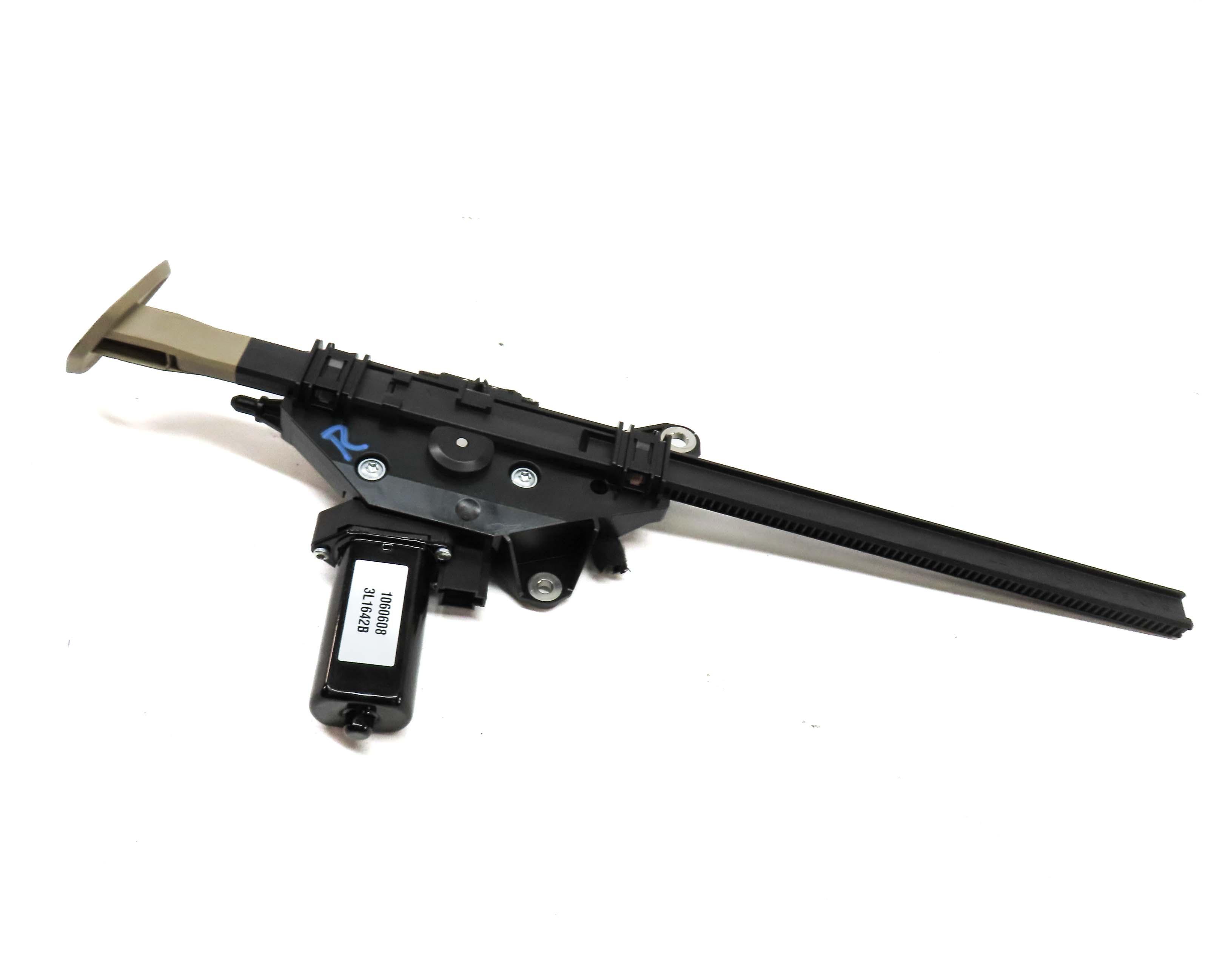 2011 MERCEDES E350 COUPE C207 FRONT RIGHT SEATBELT ASSIST HANDOVER GUIDE & MOTOR — exact item pictured