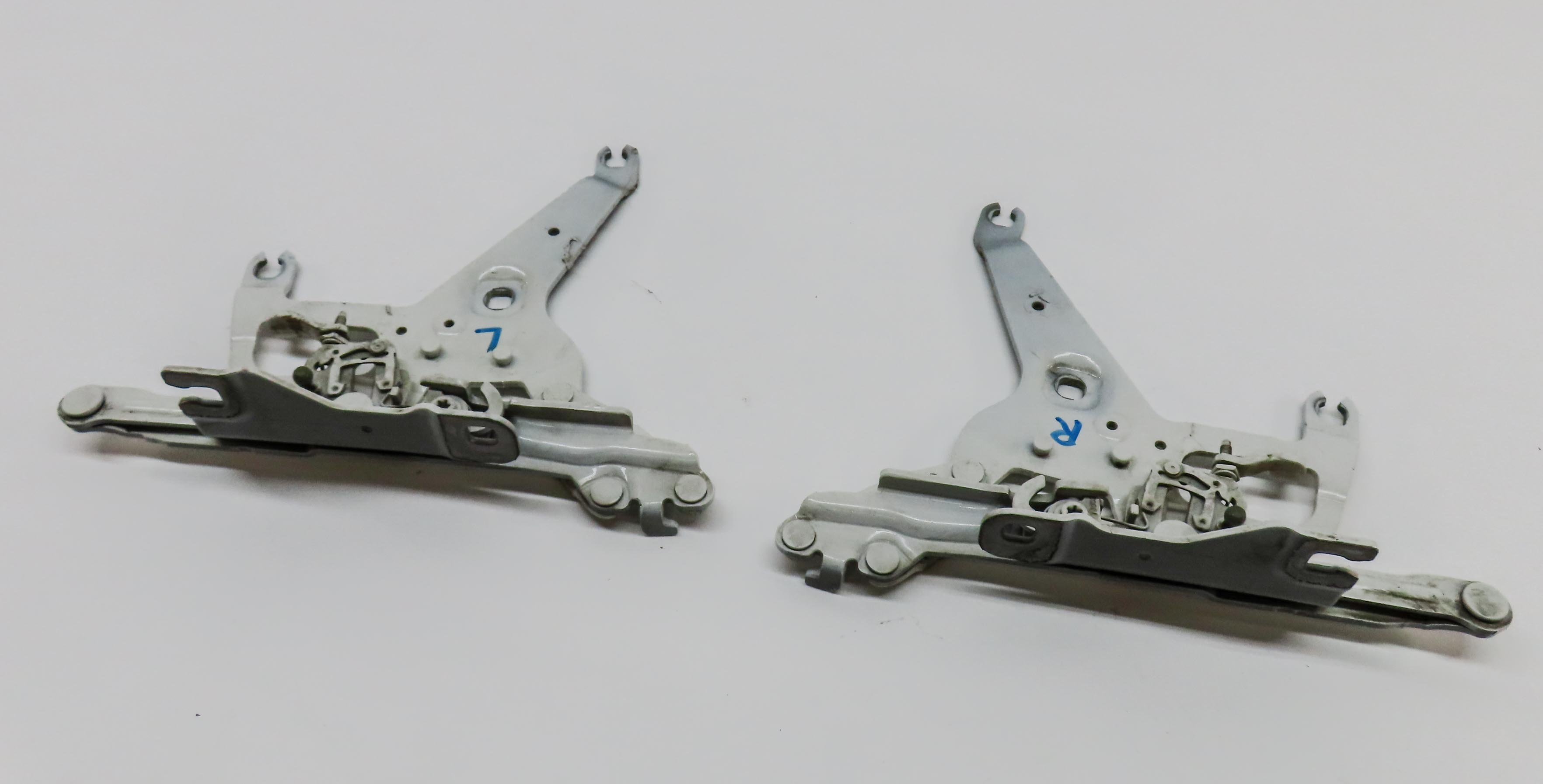 2014-2019 BMW X5 X6 (F15 F16) LEFT & RIGHT HOOD HINGE SET (White) — exact item pictured