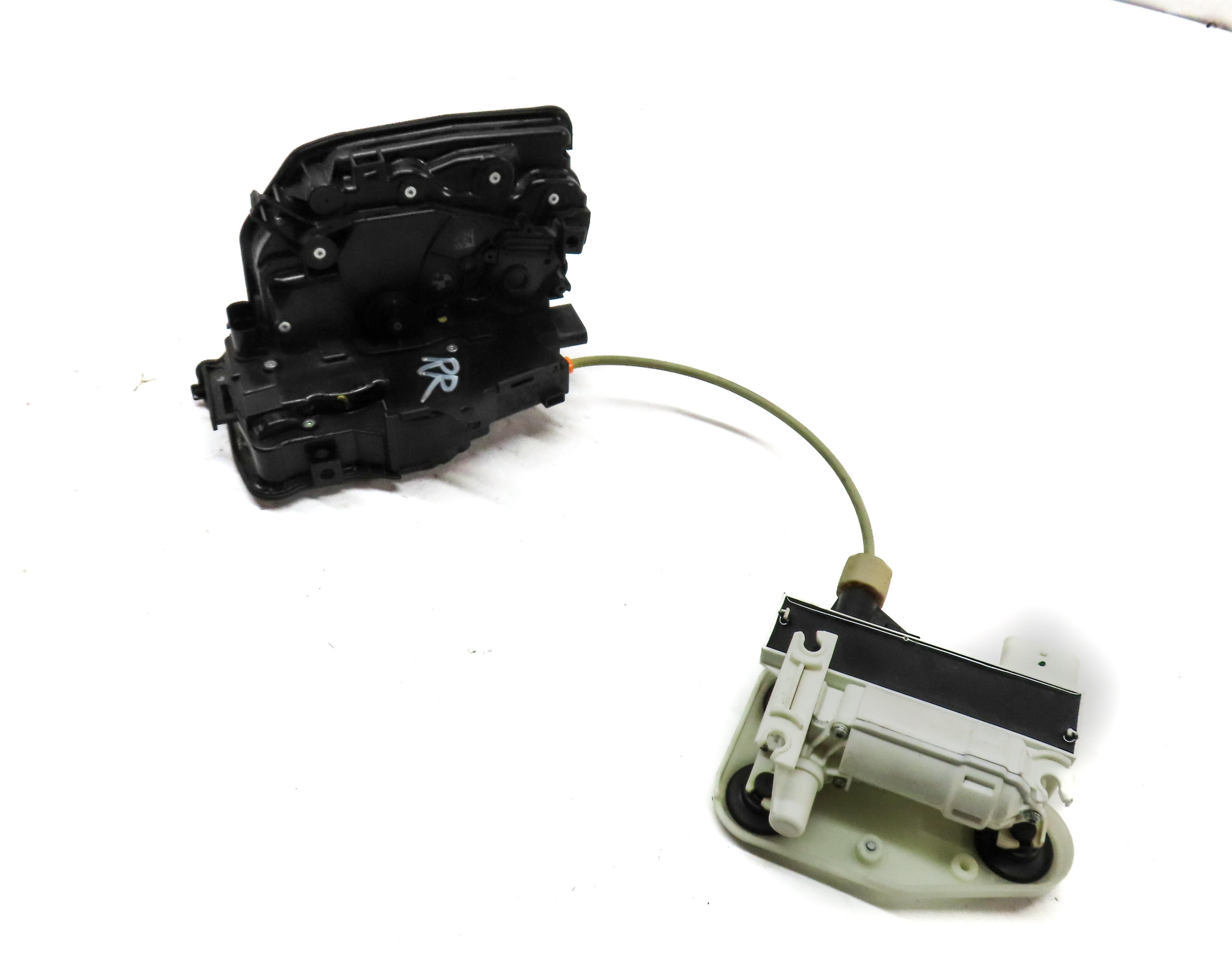 14-19 BMW 740i 750i 760i X5 X6 (F01 F15 F16) RIGHT REAR SOFT CLOSE DOOR LATCH — exact item pictured