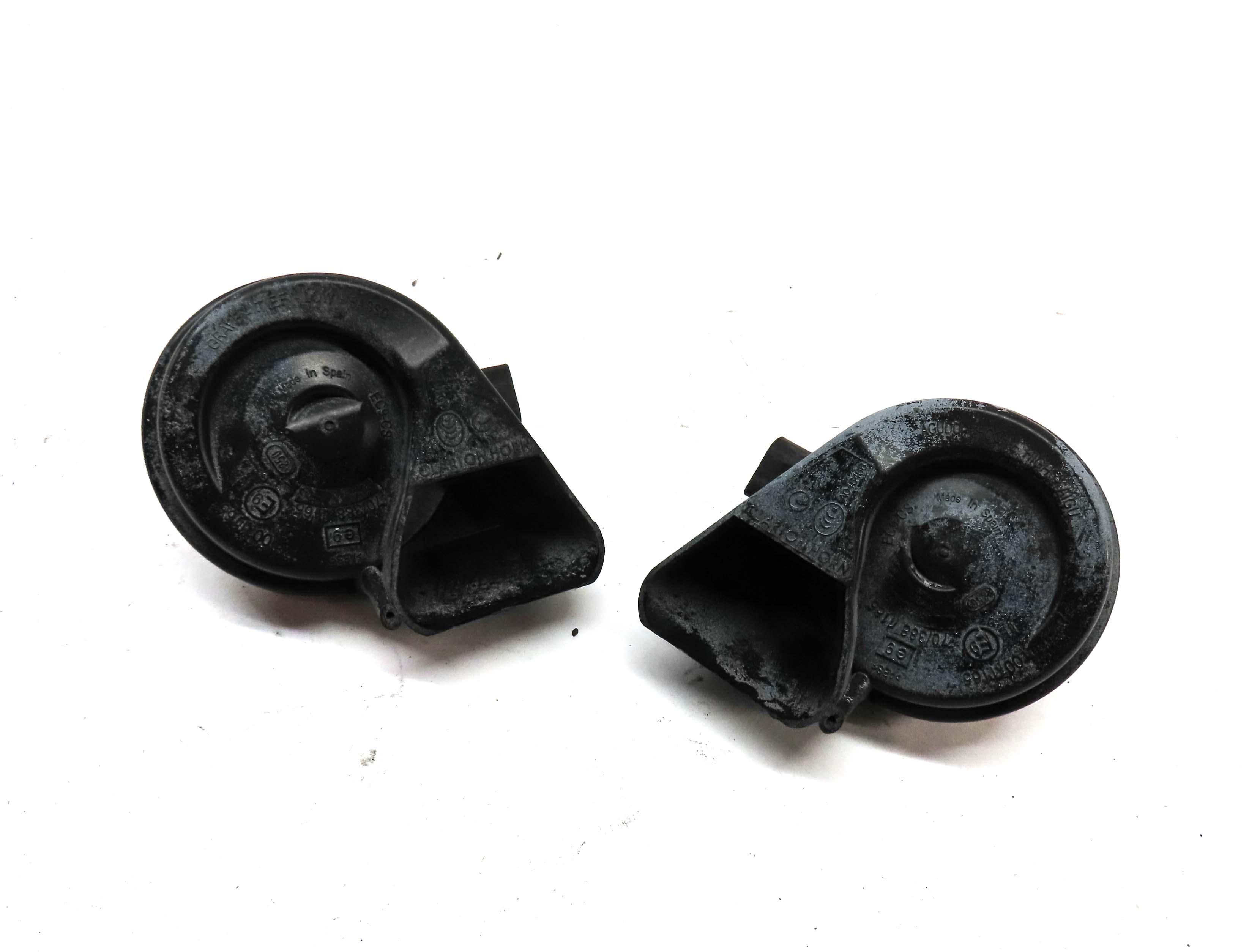 2007-2015 AUDI Q7 R8 (4L 4S) HIGH & LOW TONE HORN SET-2 — exact item pictured