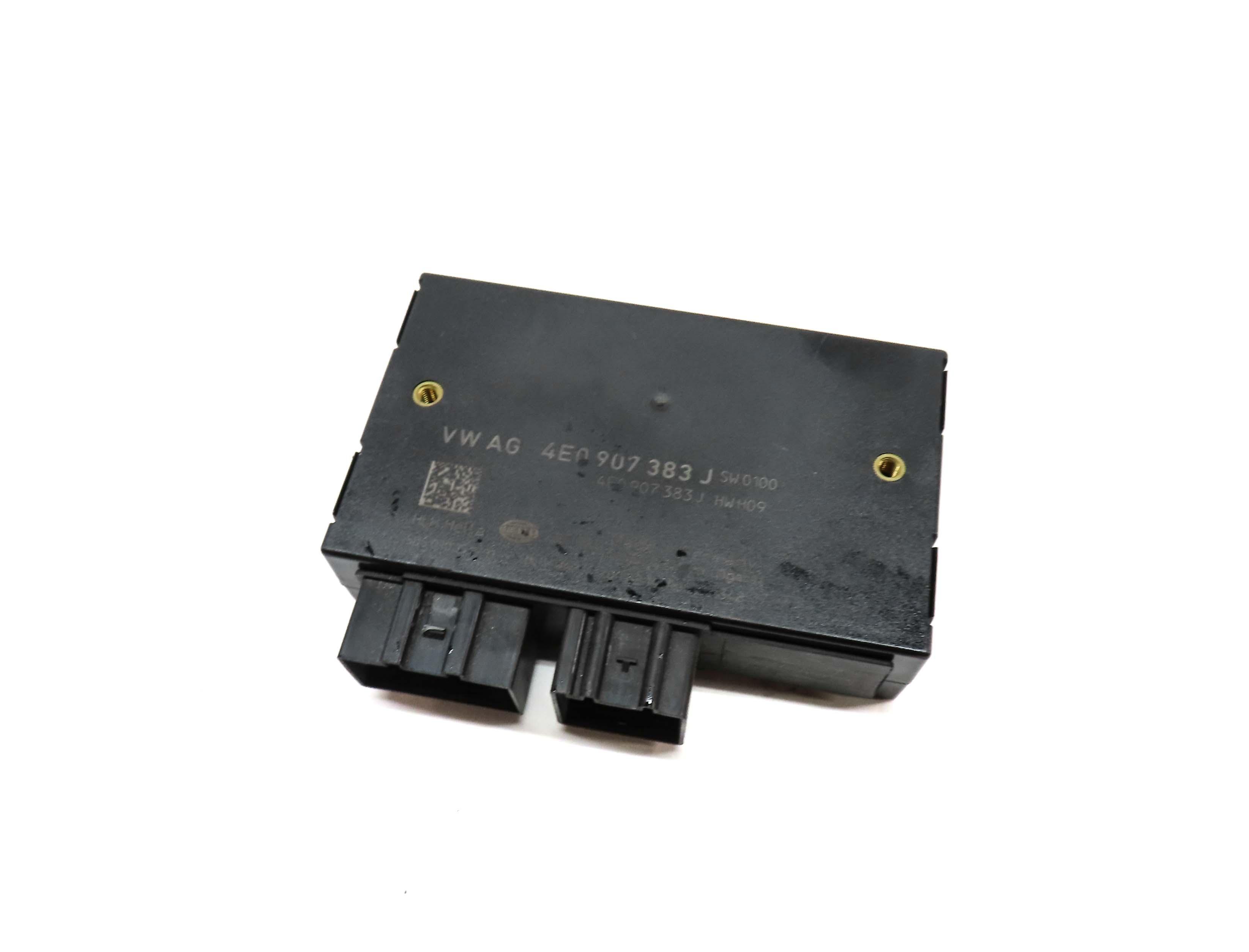 2007-2015 AUDI Q7 (4L) TRAILER HITCH TOW TOWING CONTROL MODULE — exact item pictured