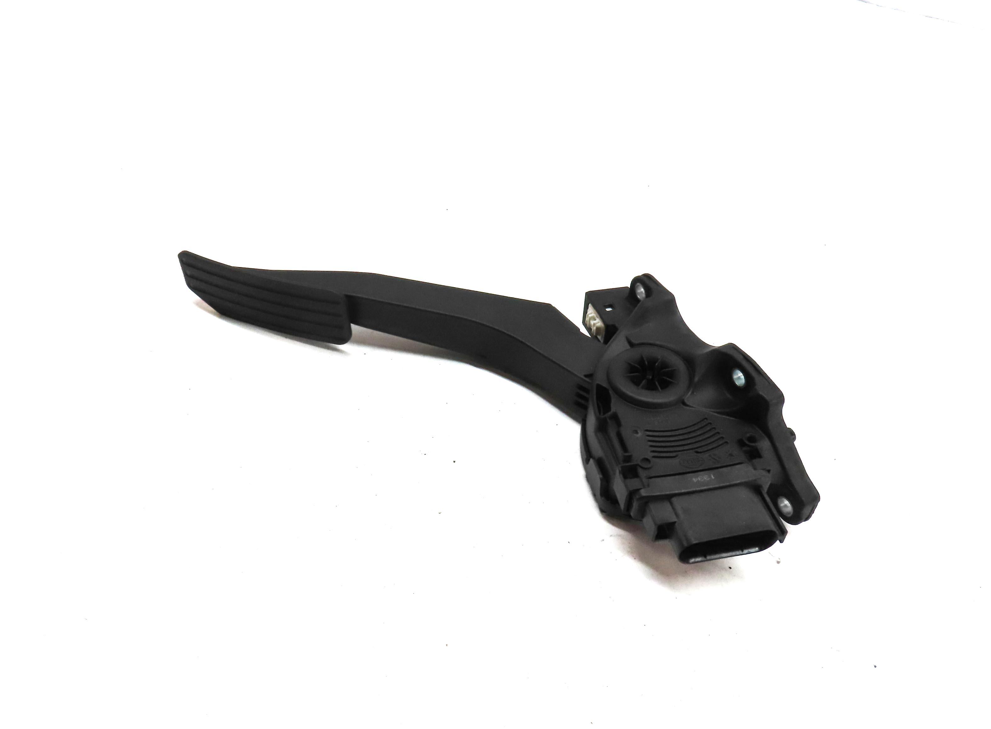2015 LAND RANGE ROVER EVOQUE (L538) FRONT LEFT THROTTLE ACCELERATOR GAS PEDAL — exact item pictured