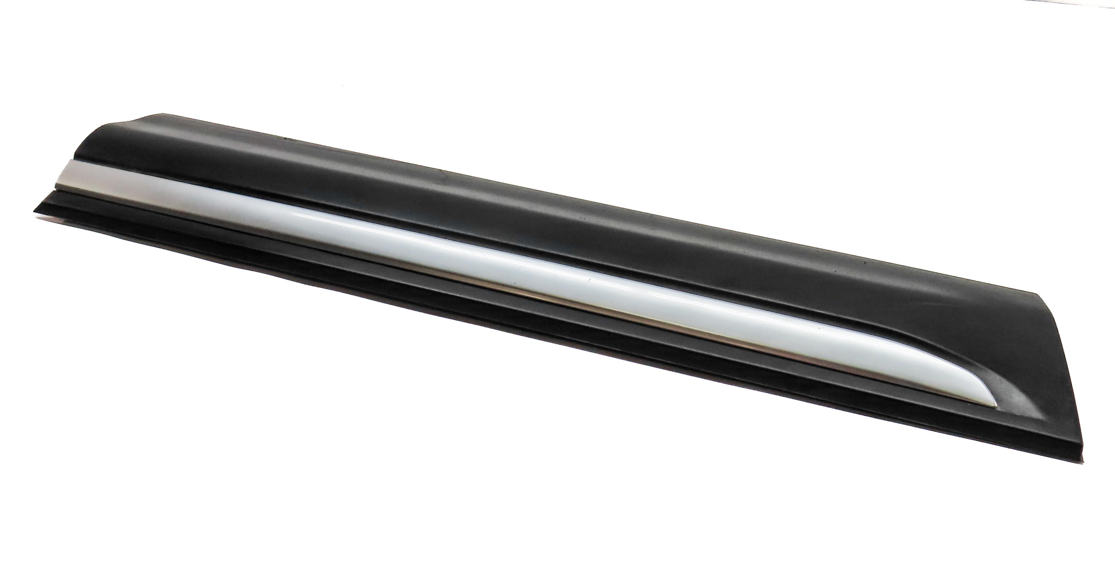 2015 LAND RANGE ROVER EVOQUE (L538) FRONT LEFT LOWER DOOR TRIM MOULDING (BLACK) — exact item pictured