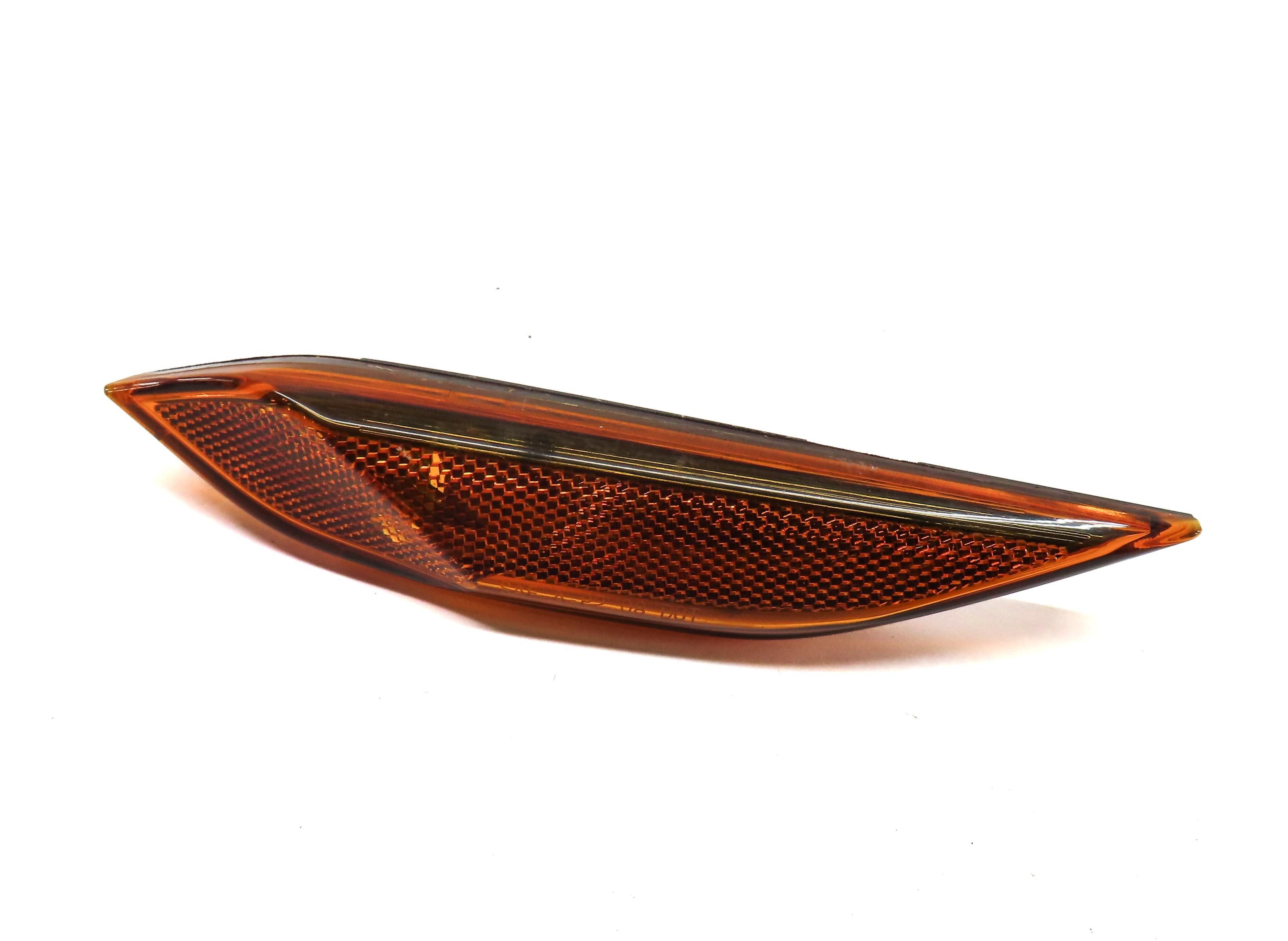 2011 PORSCHE CAYENNE (958) FRONT RIGHT PASSENGER SIDE MARKER LIGHT LENS (AMBER) — exact item pictured