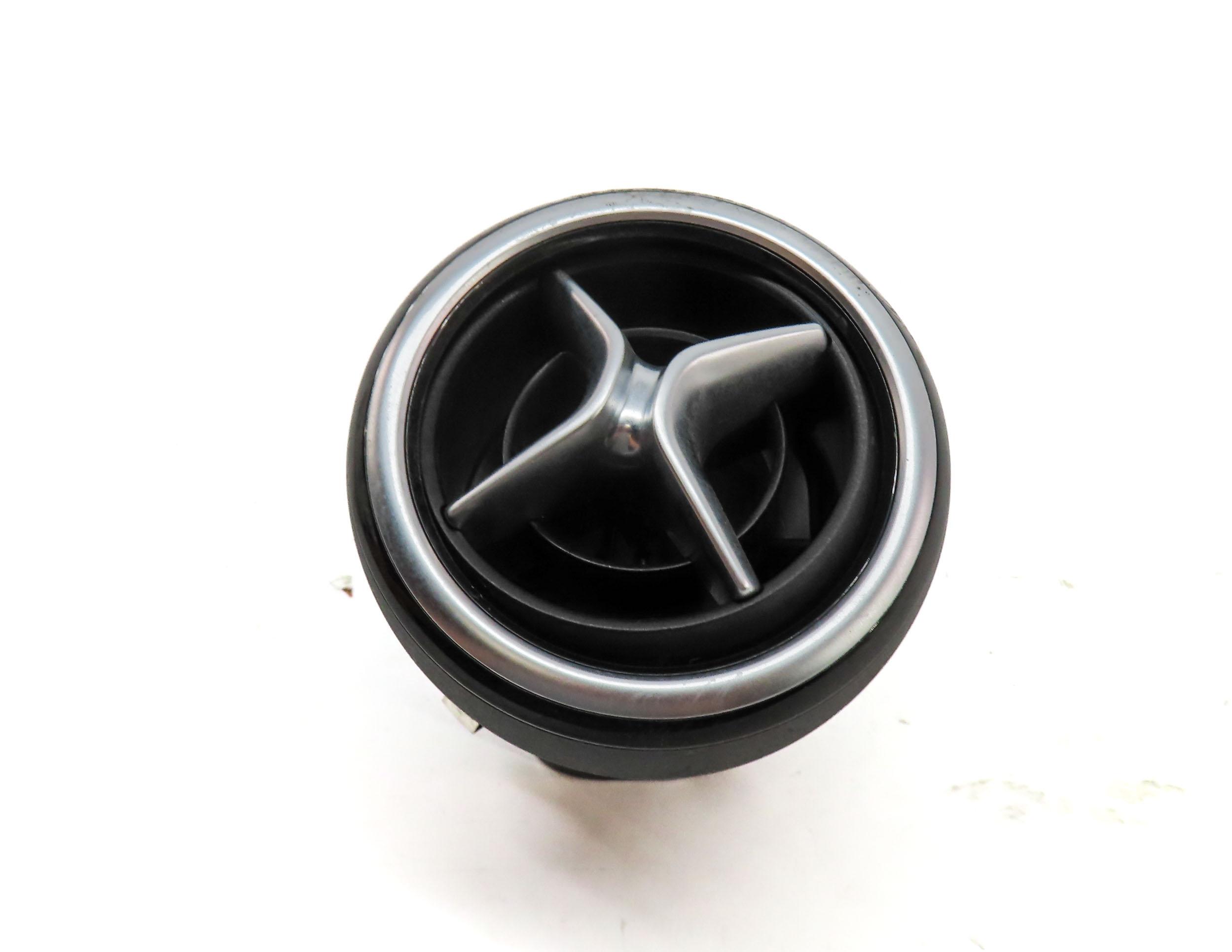 2015 MERCEDES B200e ELECTRIC (W242 W246) FRONT DASH HEATER A/C AIR VENT — exact item pictured